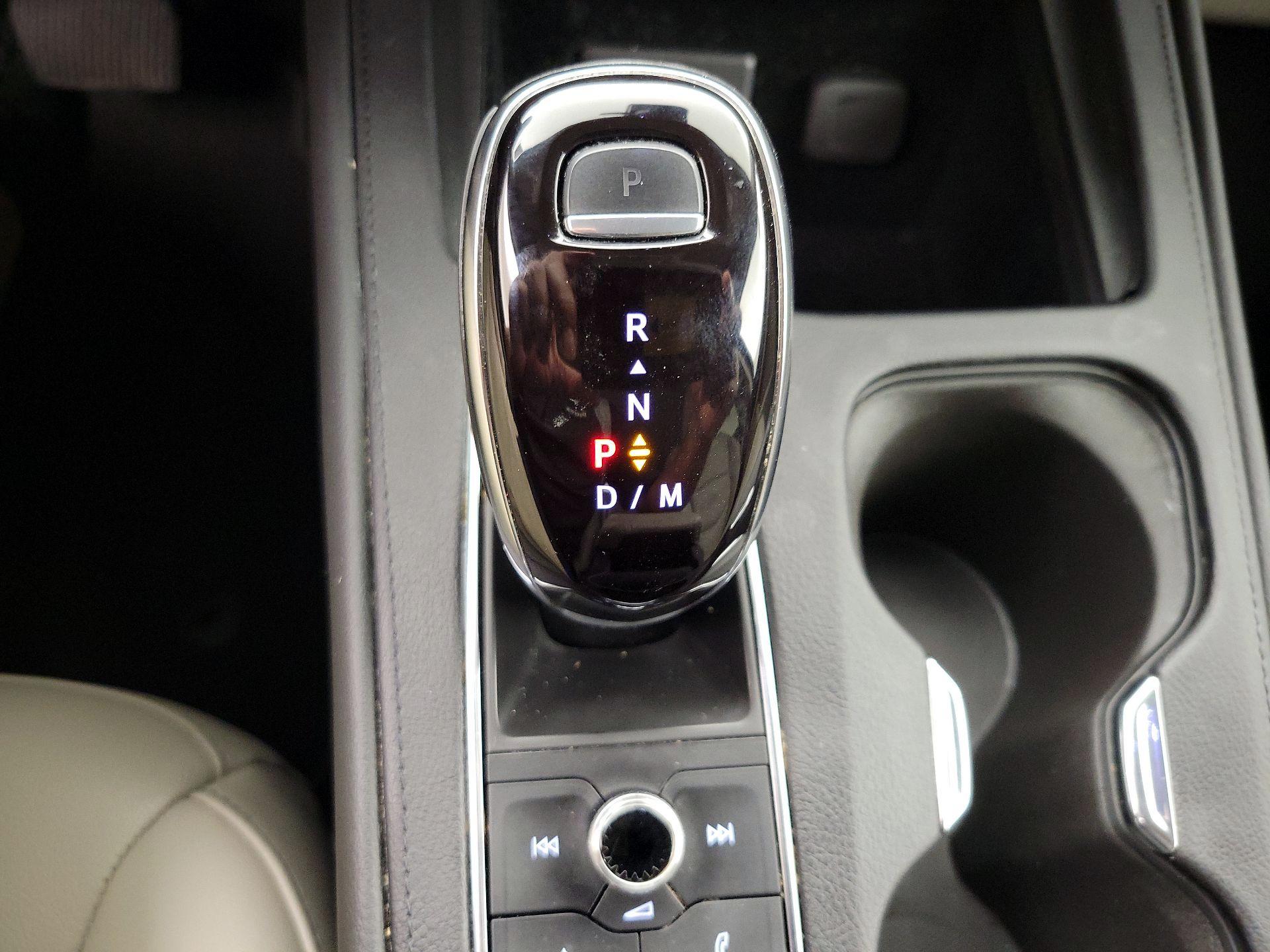 Thumbnail: 2022 Cadillac XT4 - 17