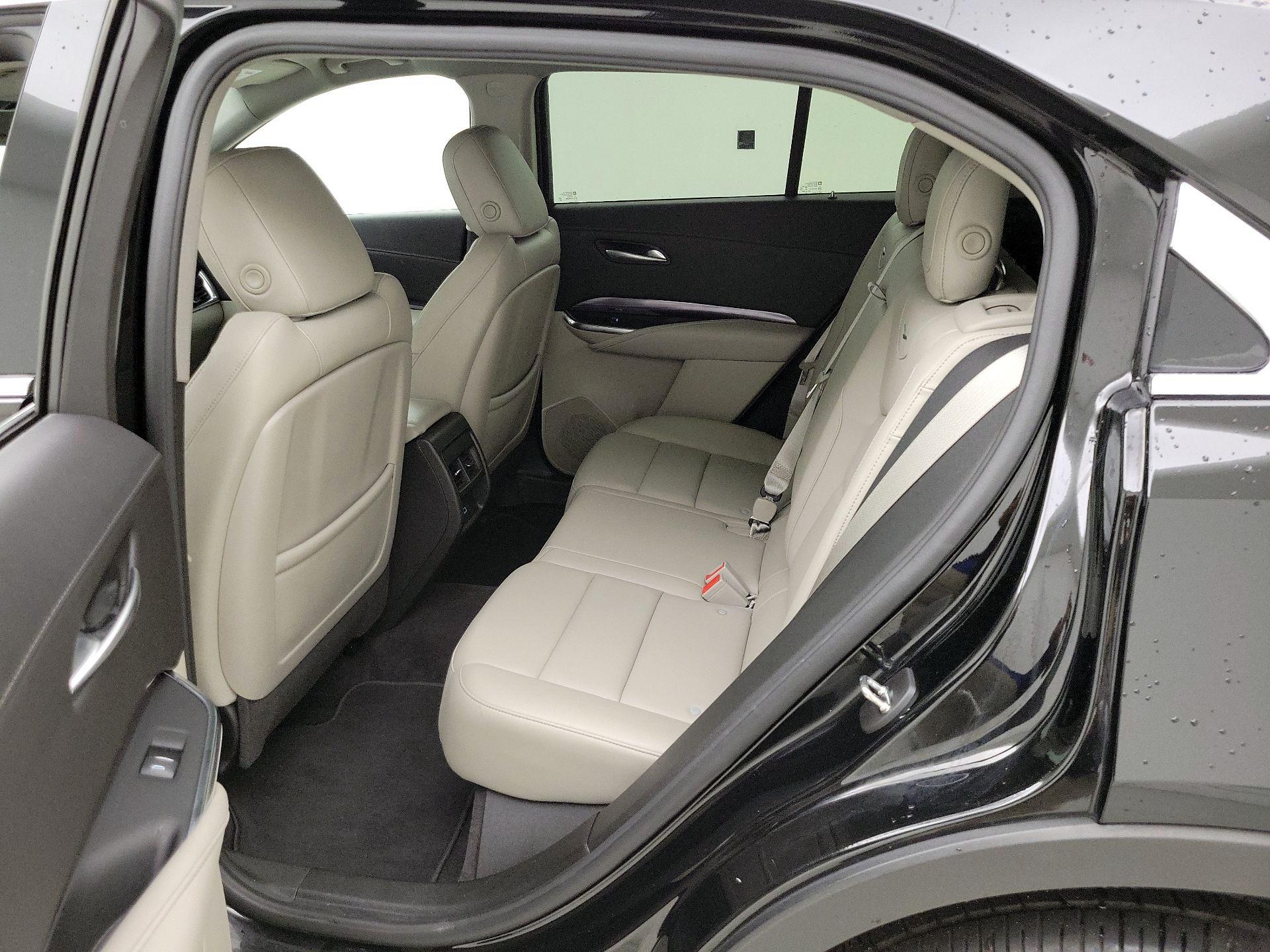 Thumbnail: 2022 Cadillac XT4 - 19