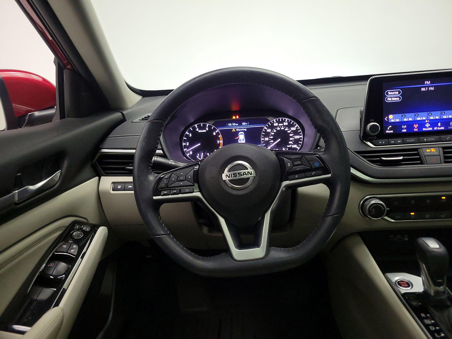 Thumbnail: 2021 Nissan Altima - 10