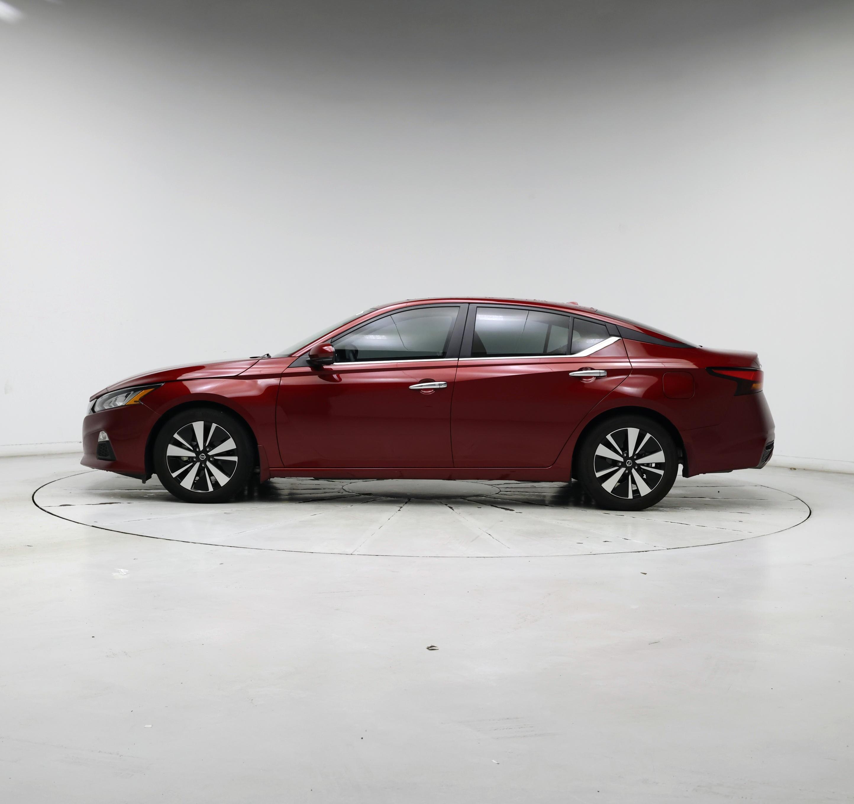 Thumbnail: 2021 Nissan Altima - 3