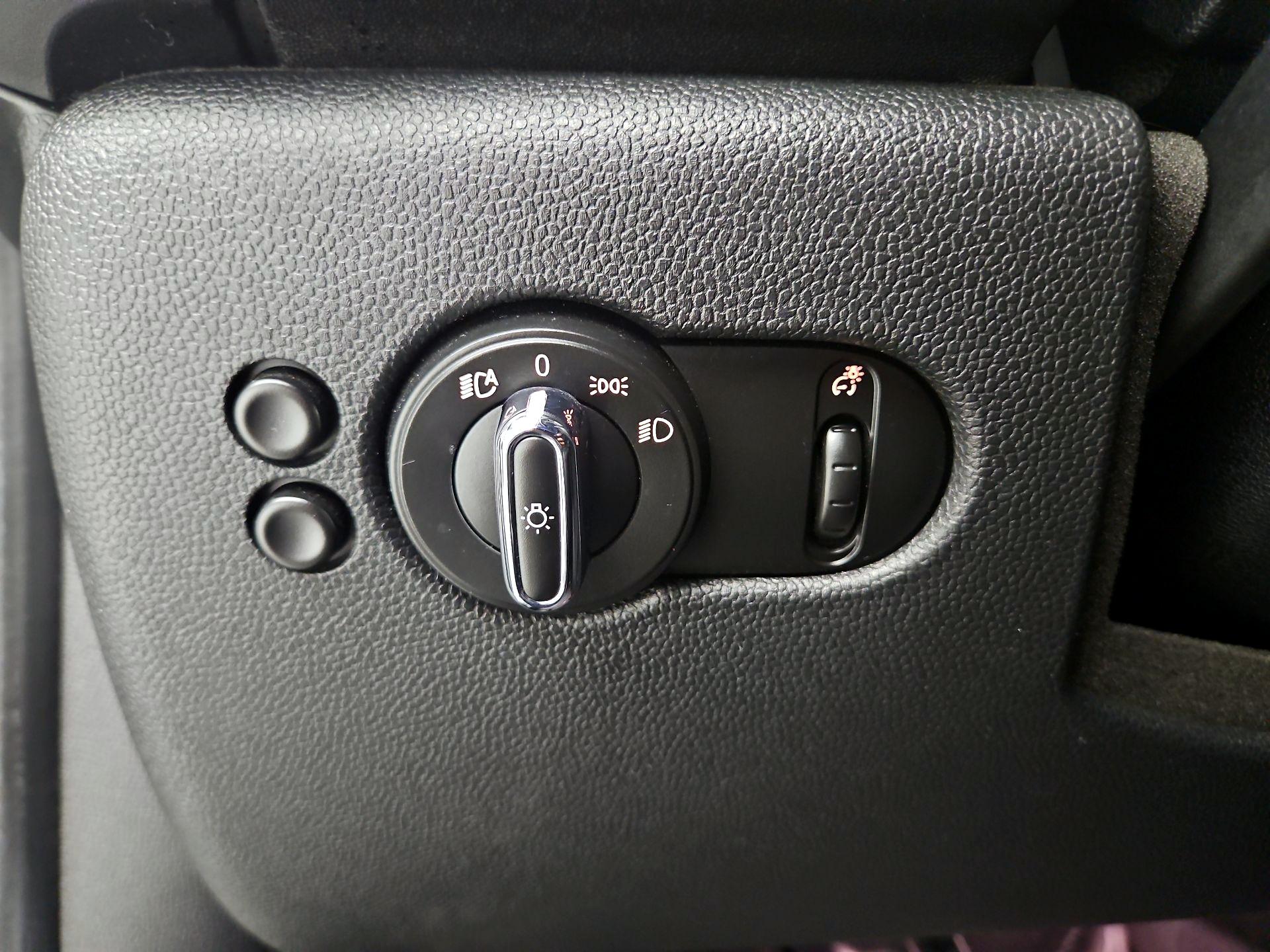 Thumbnail: 2018 MINI Cooper Hardtop - 13