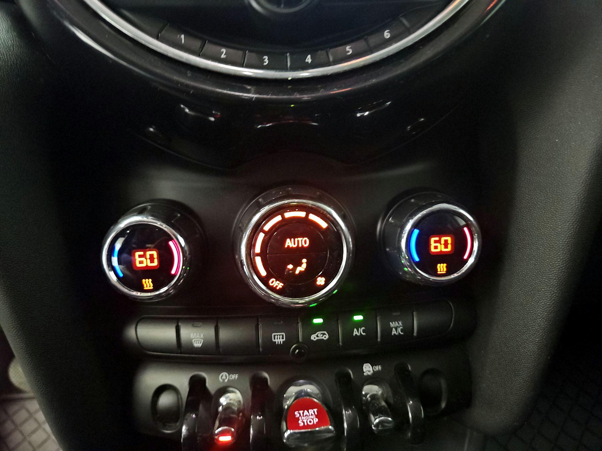 Thumbnail: 2018 MINI Cooper Hardtop - 16