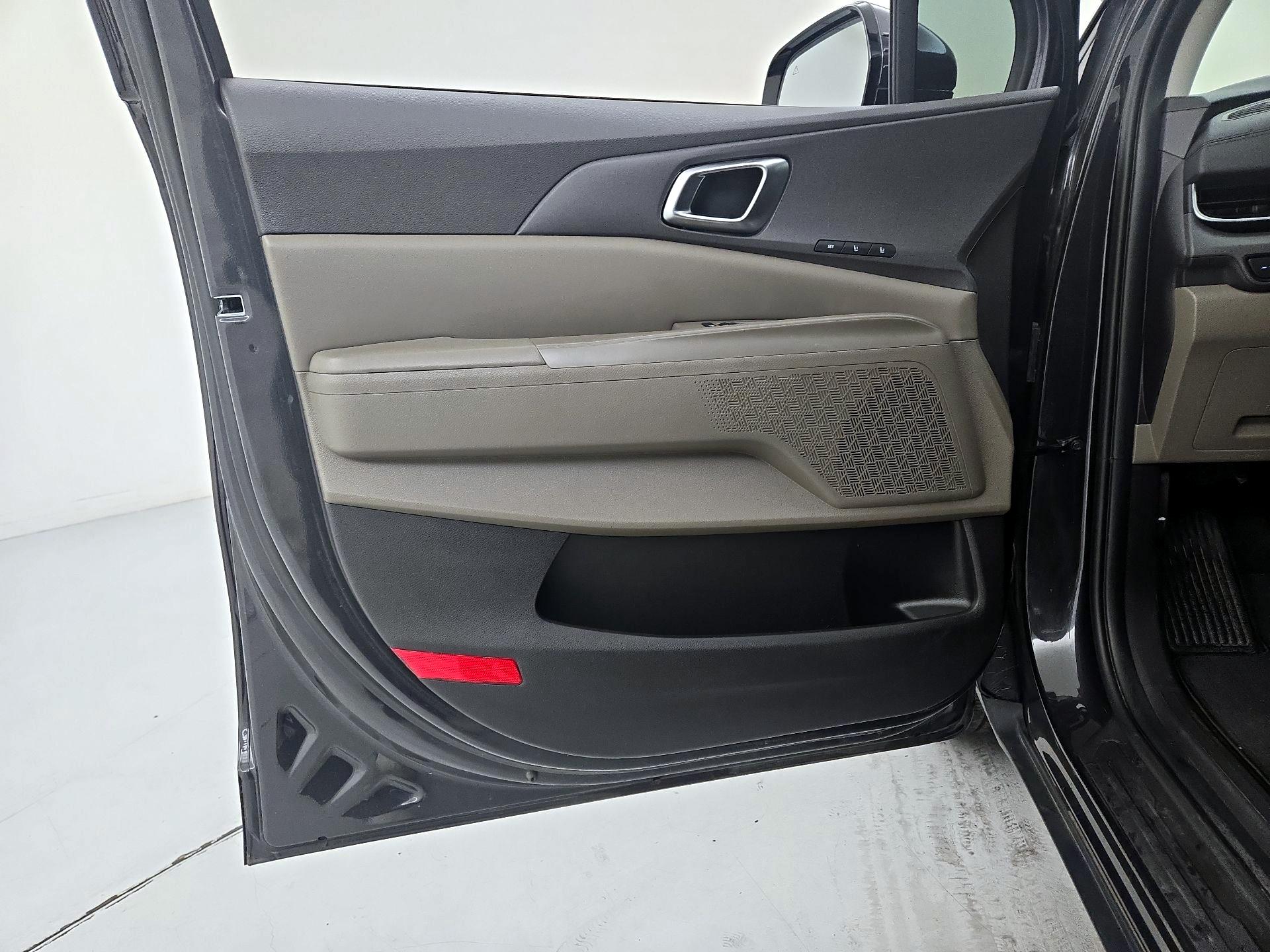 Thumbnail: 2025 Kia Carnival - 12