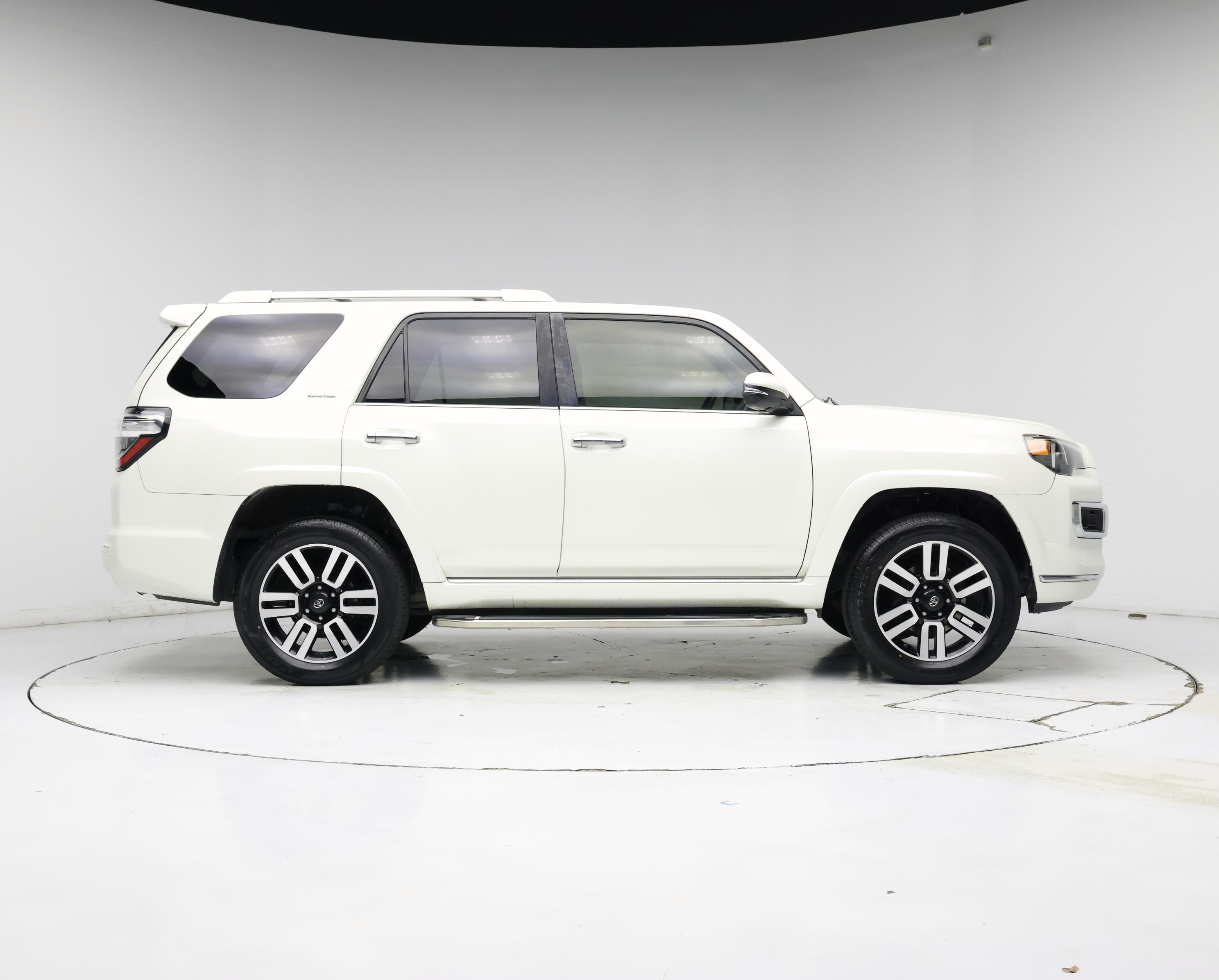 Thumbnail: 2019 Toyota 4Runner - 7