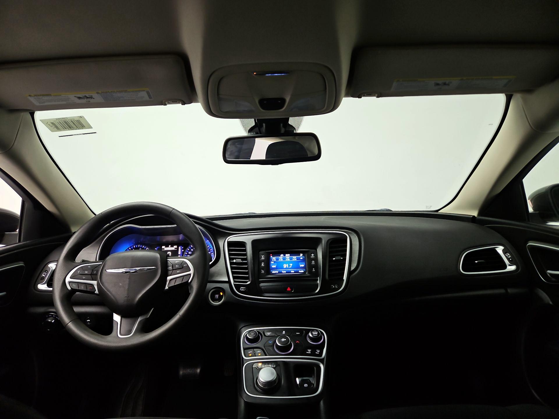 Thumbnail: 2016 Chrysler 200 - 9