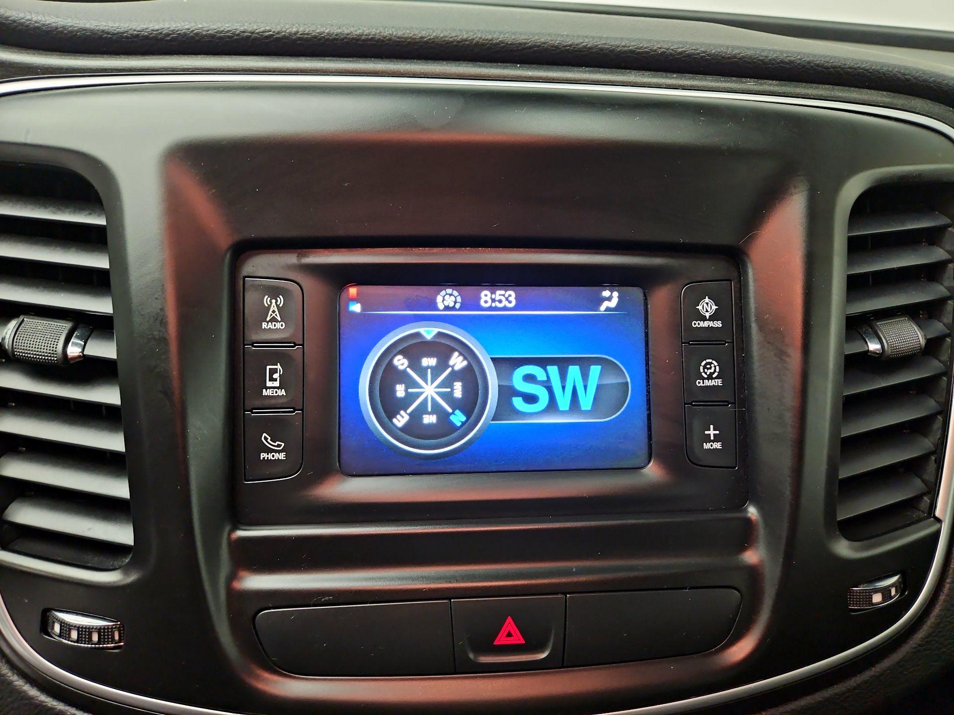 Thumbnail: 2016 Chrysler 200 - 14