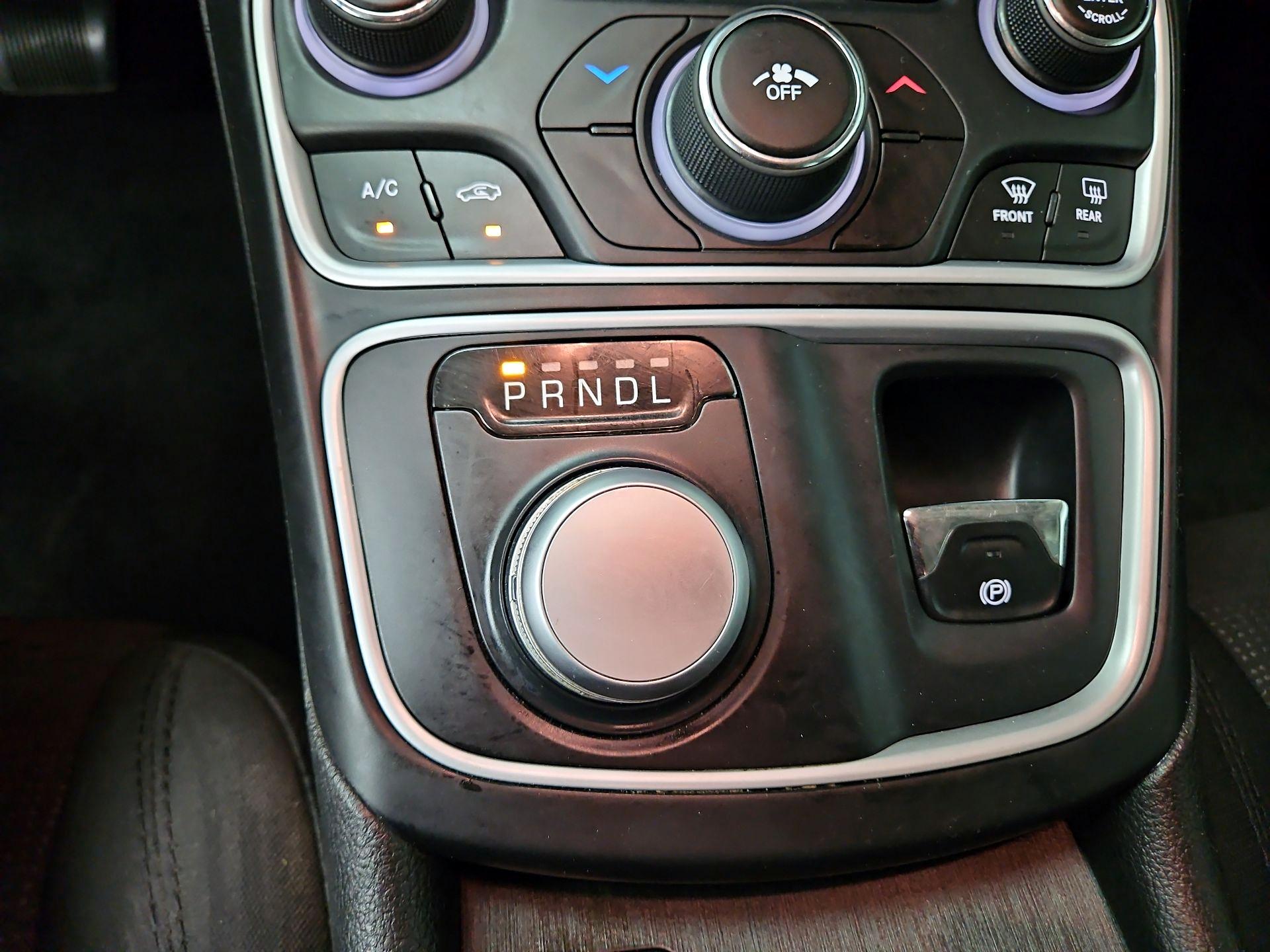 Thumbnail: 2016 Chrysler 200 - 18