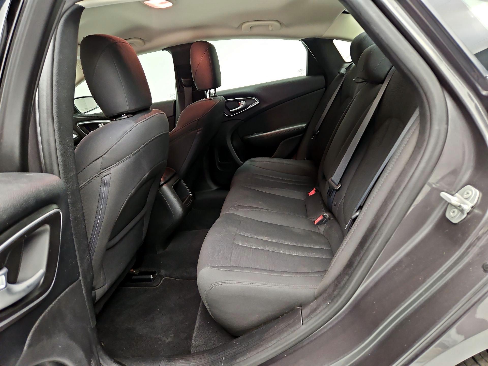 Thumbnail: 2016 Chrysler 200 - 20