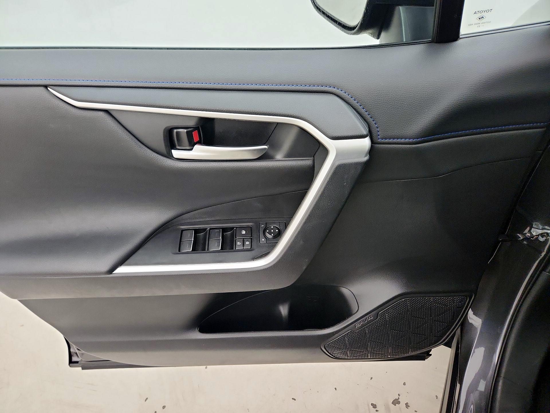 Thumbnail: 2023 Toyota RAV4 - 12