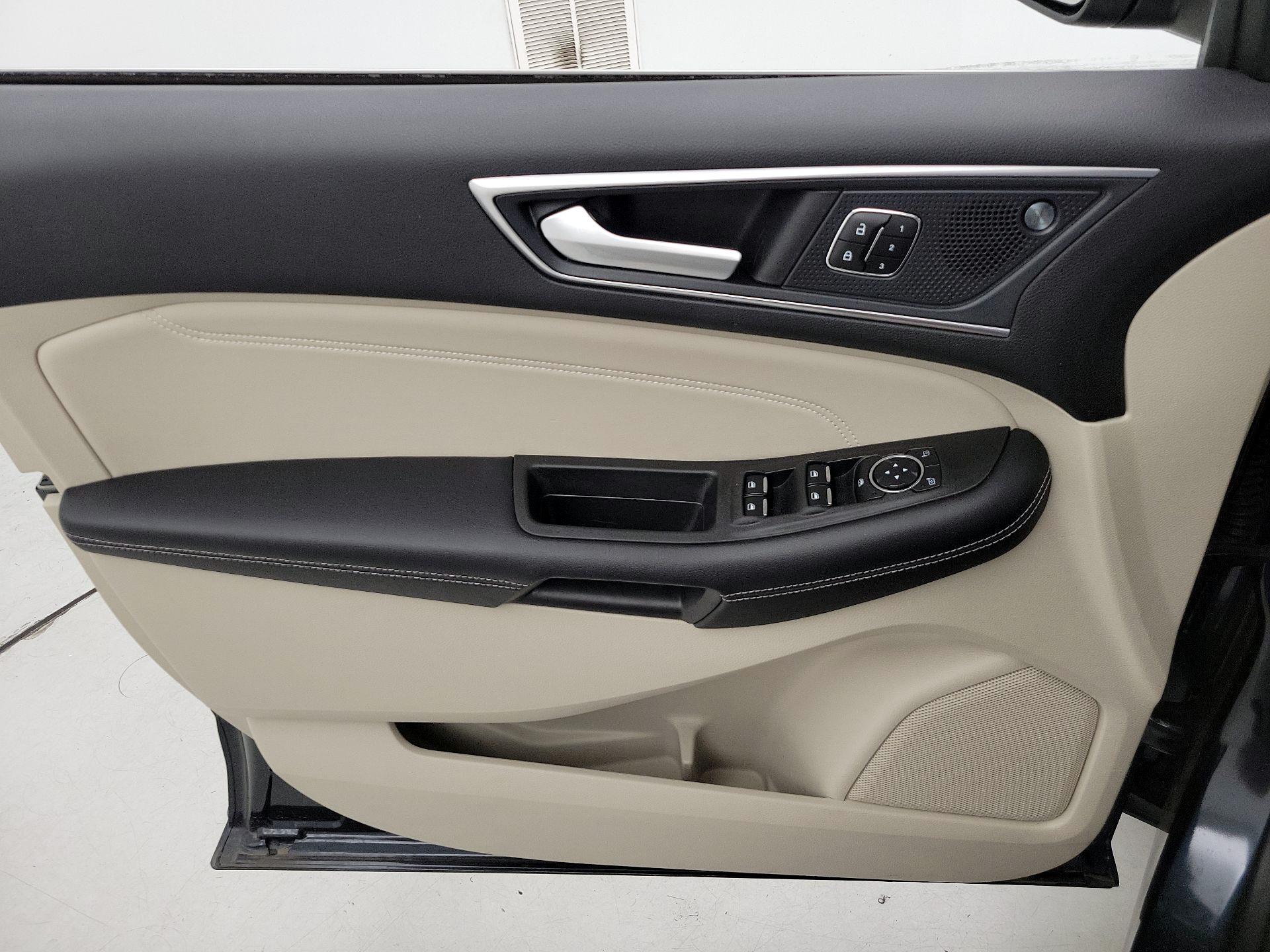 Thumbnail: 2023 Ford Edge - 12