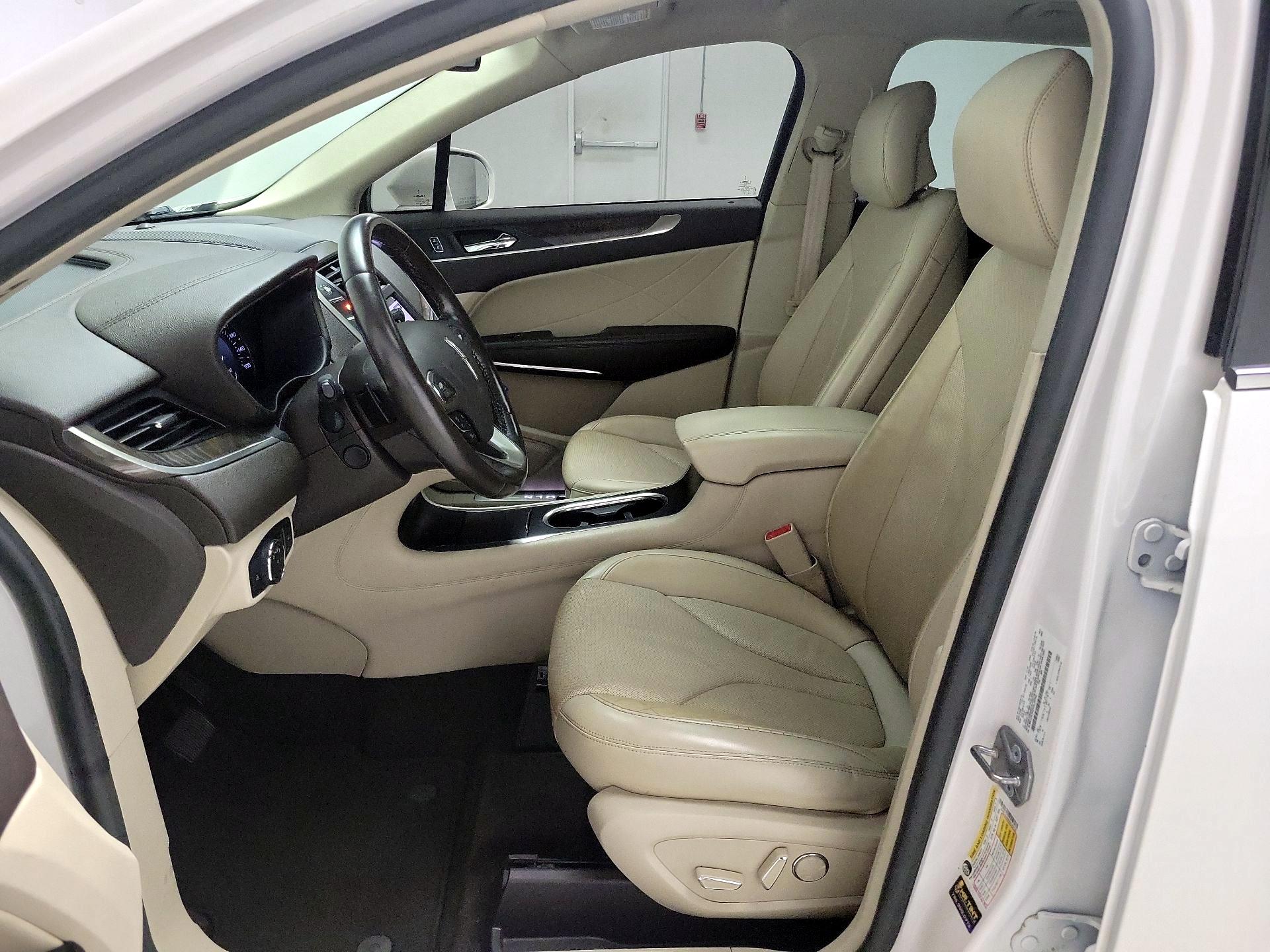 Thumbnail: 2019 Lincoln MKC - 11