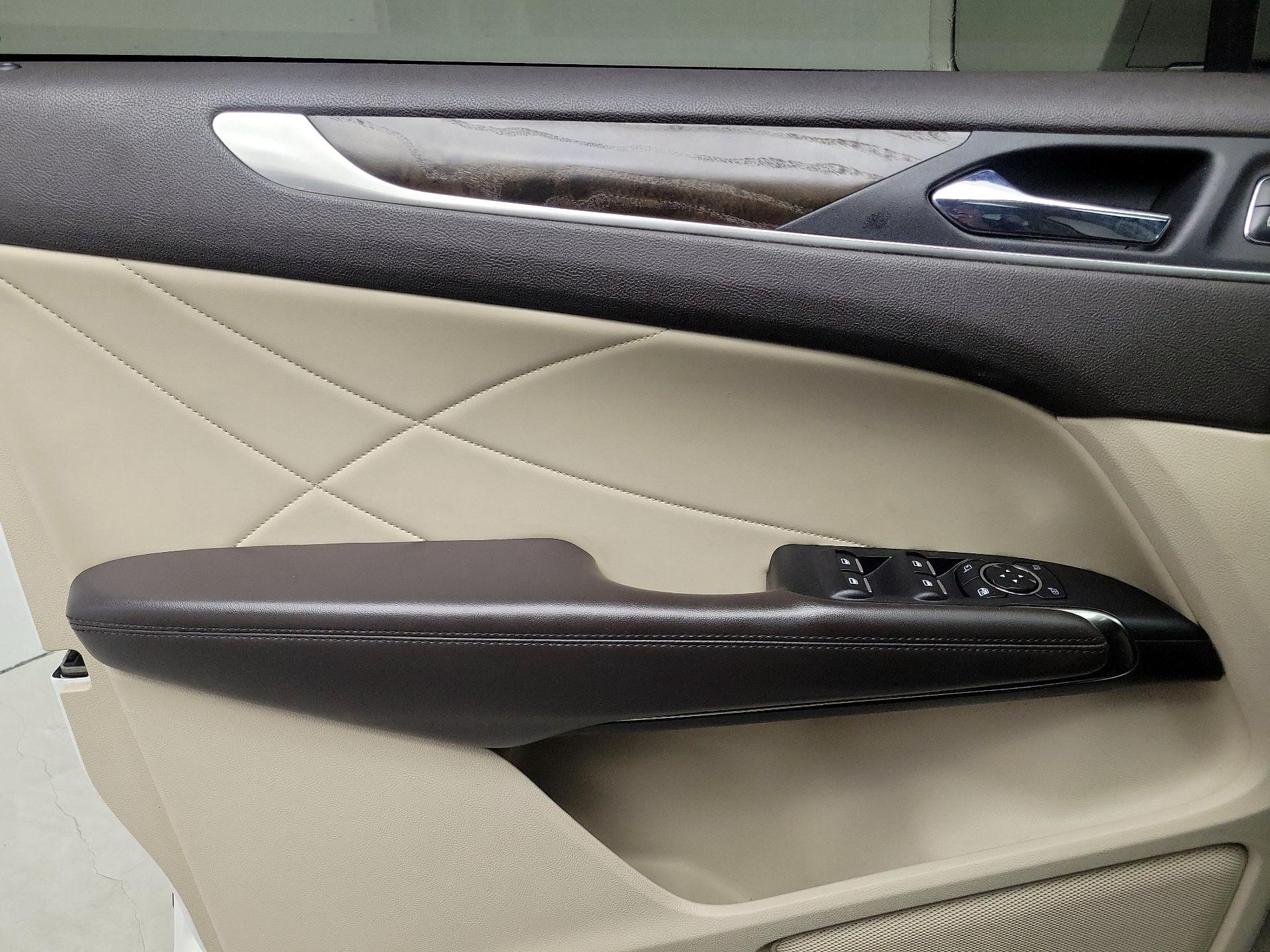 Thumbnail: 2019 Lincoln MKC - 12