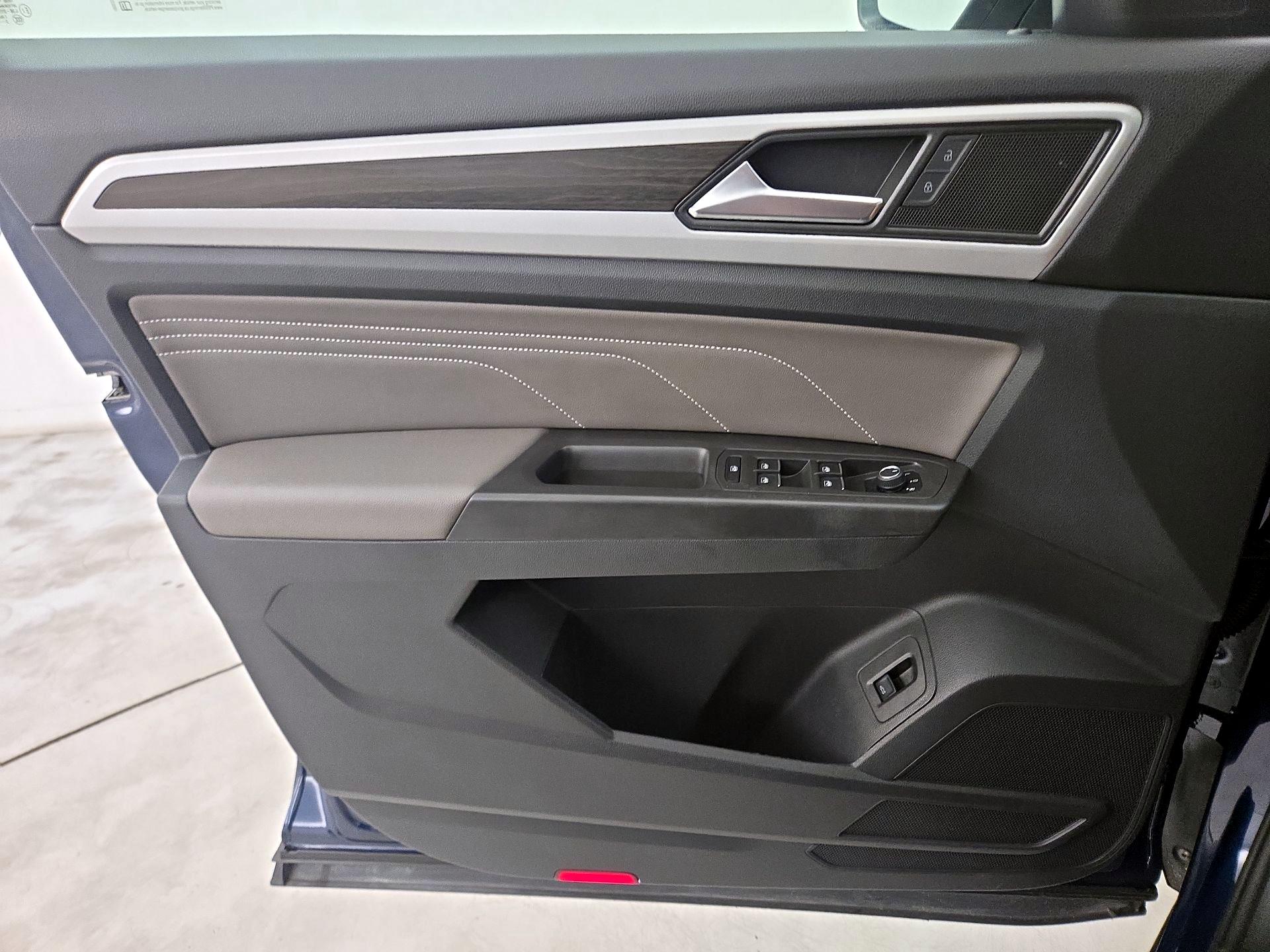 Thumbnail: 2023 Volkswagen Atlas - 12