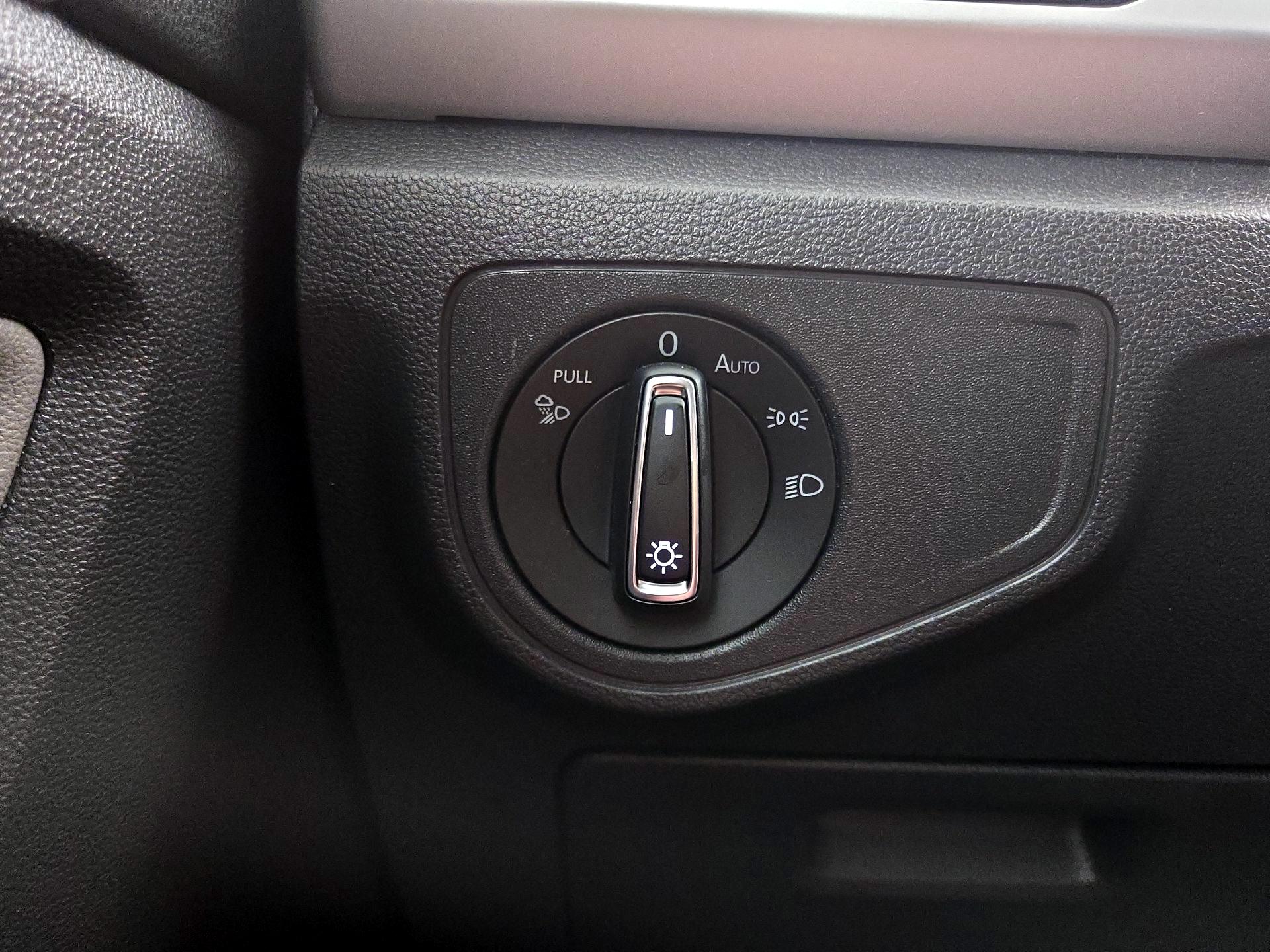 Thumbnail: 2023 Volkswagen Atlas - 13