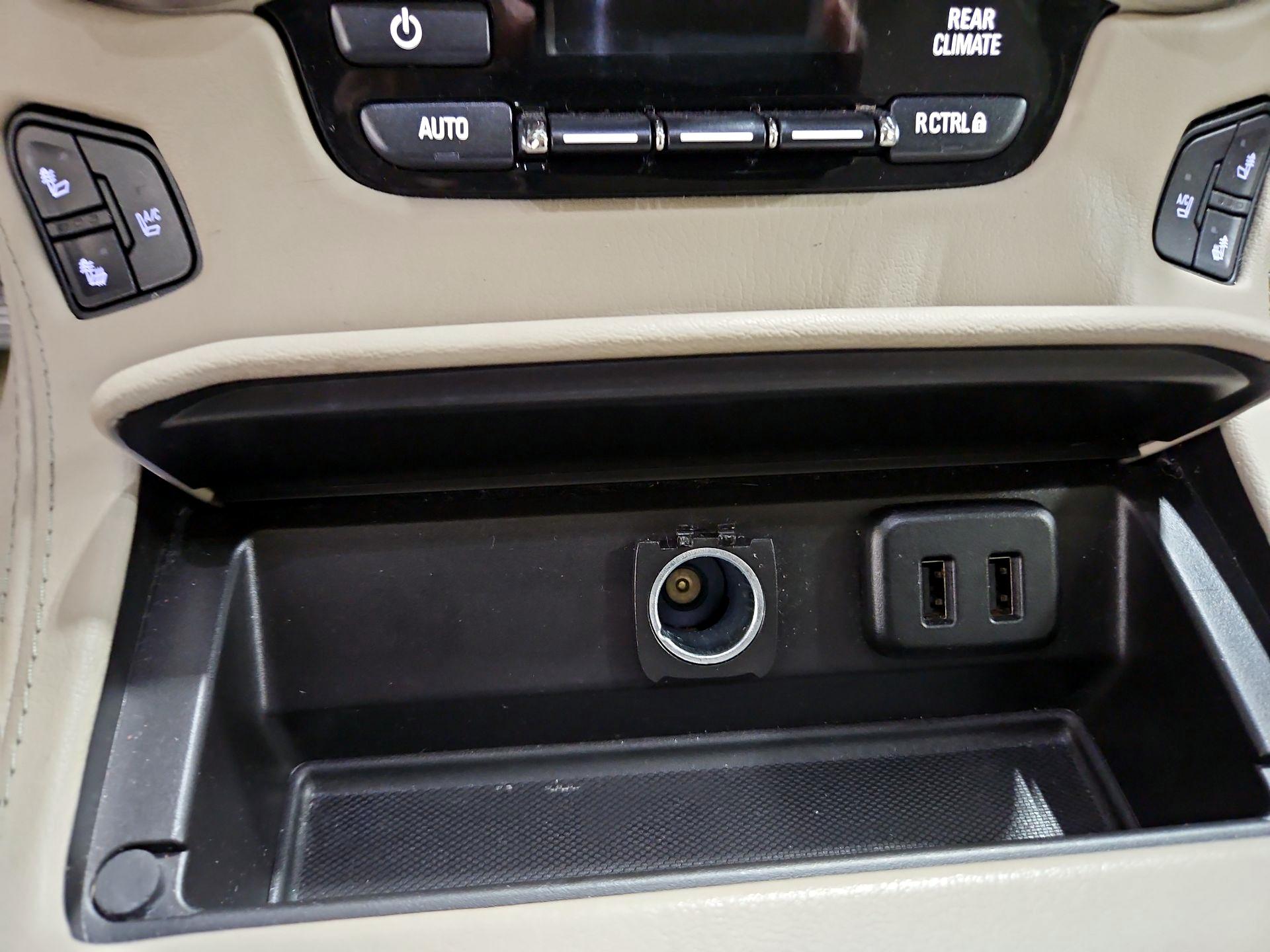 Thumbnail: 2016 GMC Yukon XL - 19