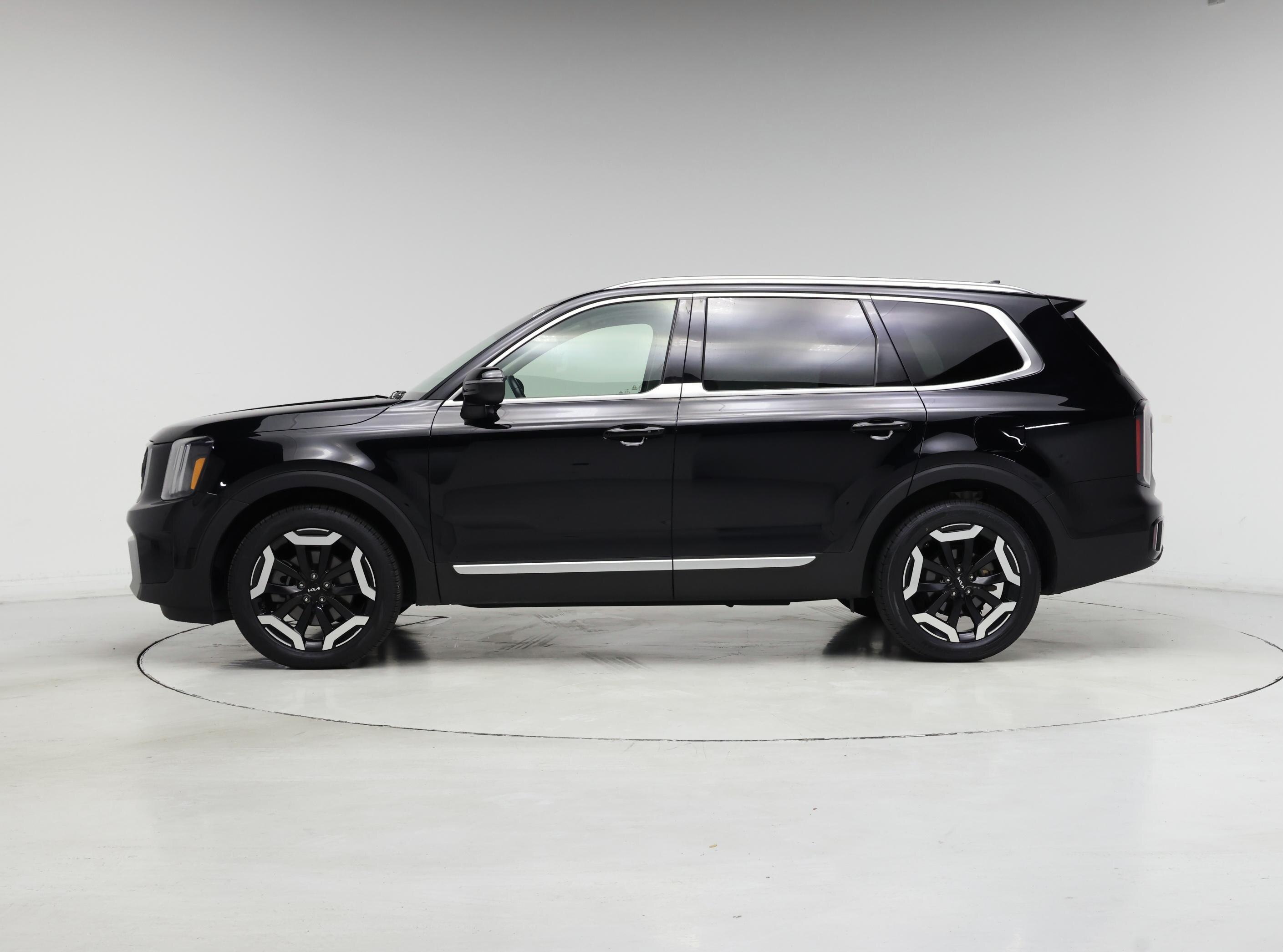 Thumbnail: 2023 Kia Telluride - 3
