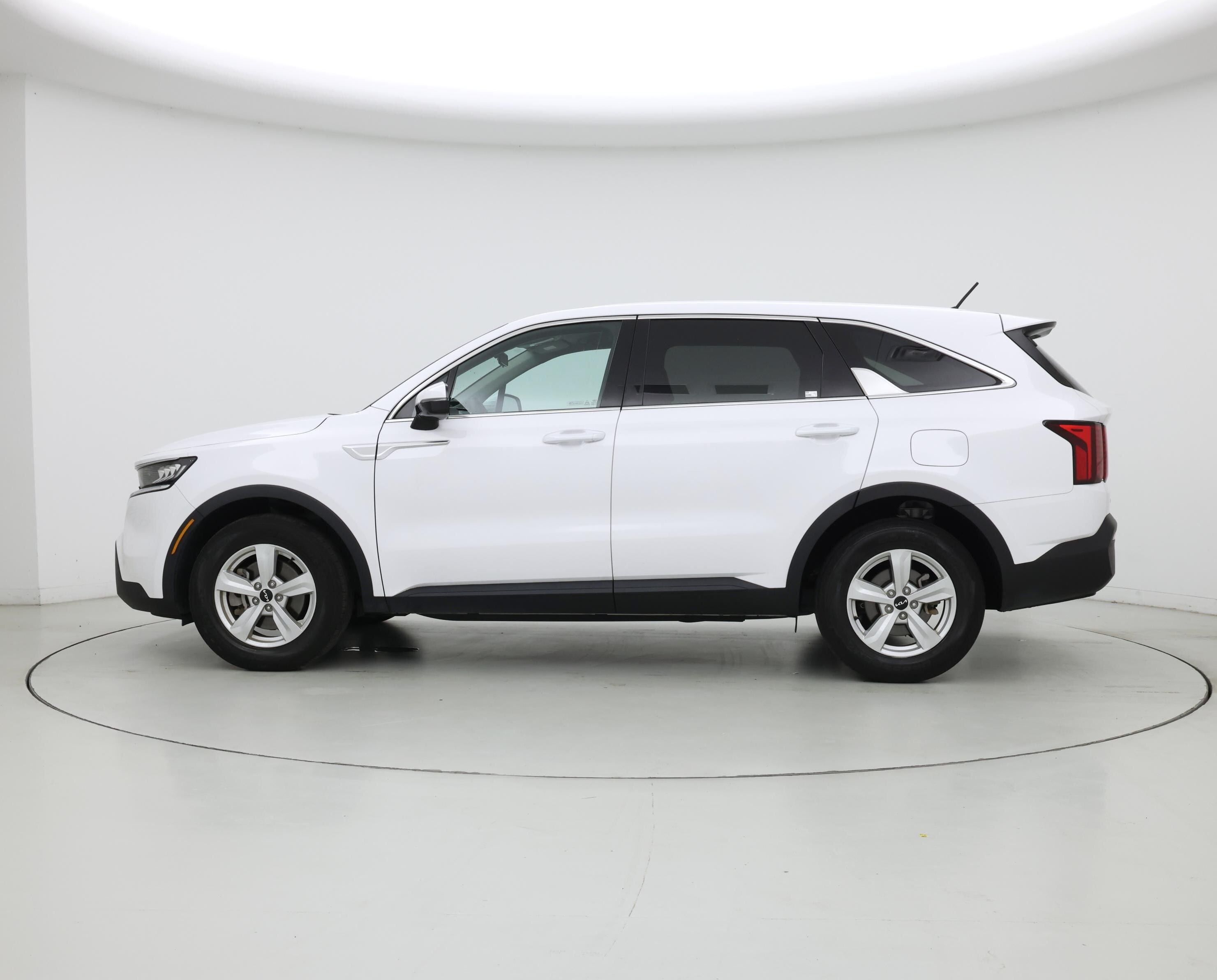 Thumbnail: 2023 Kia Sorento - 3