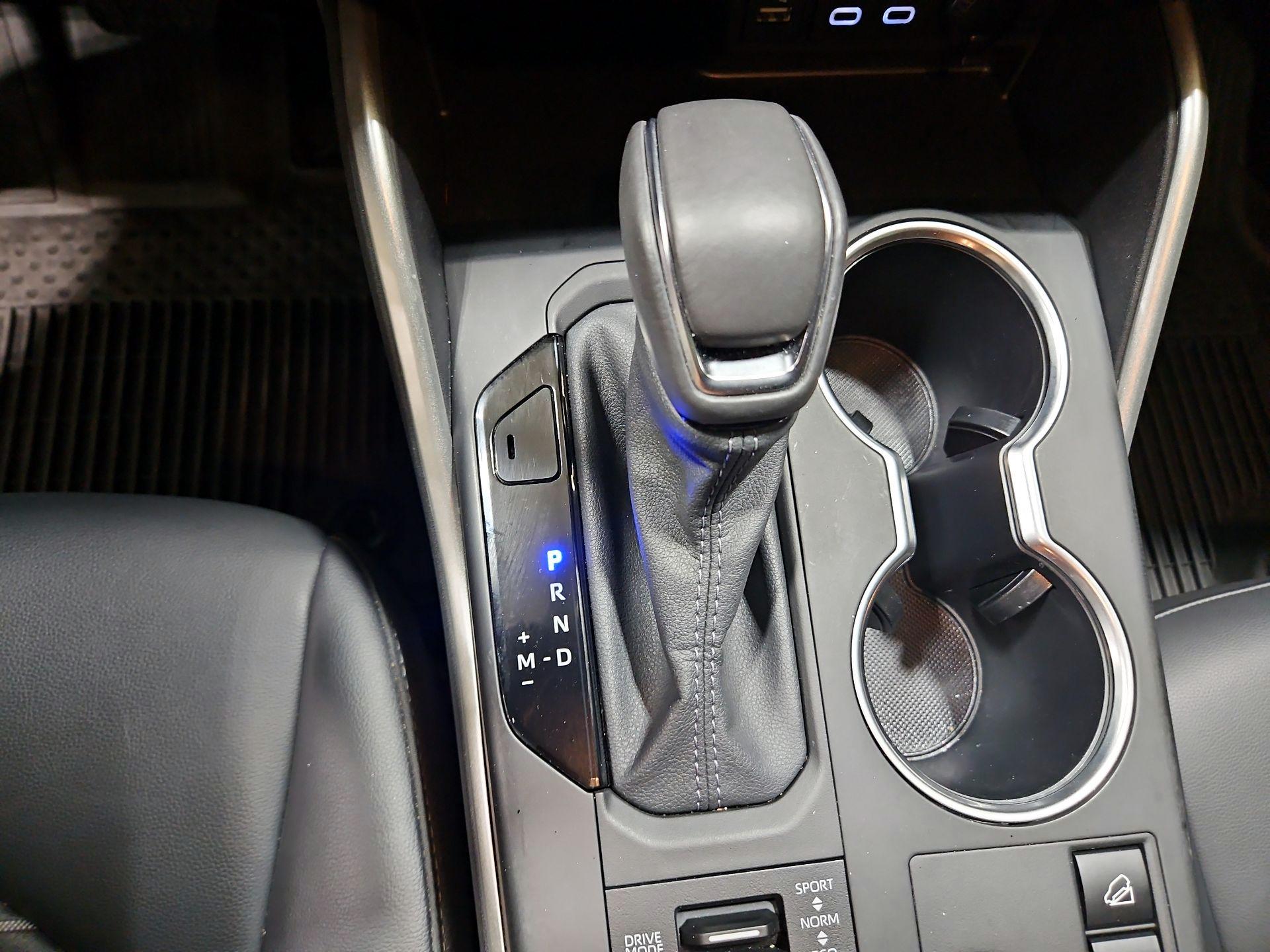 Thumbnail: 2024 Toyota Highlander - 16