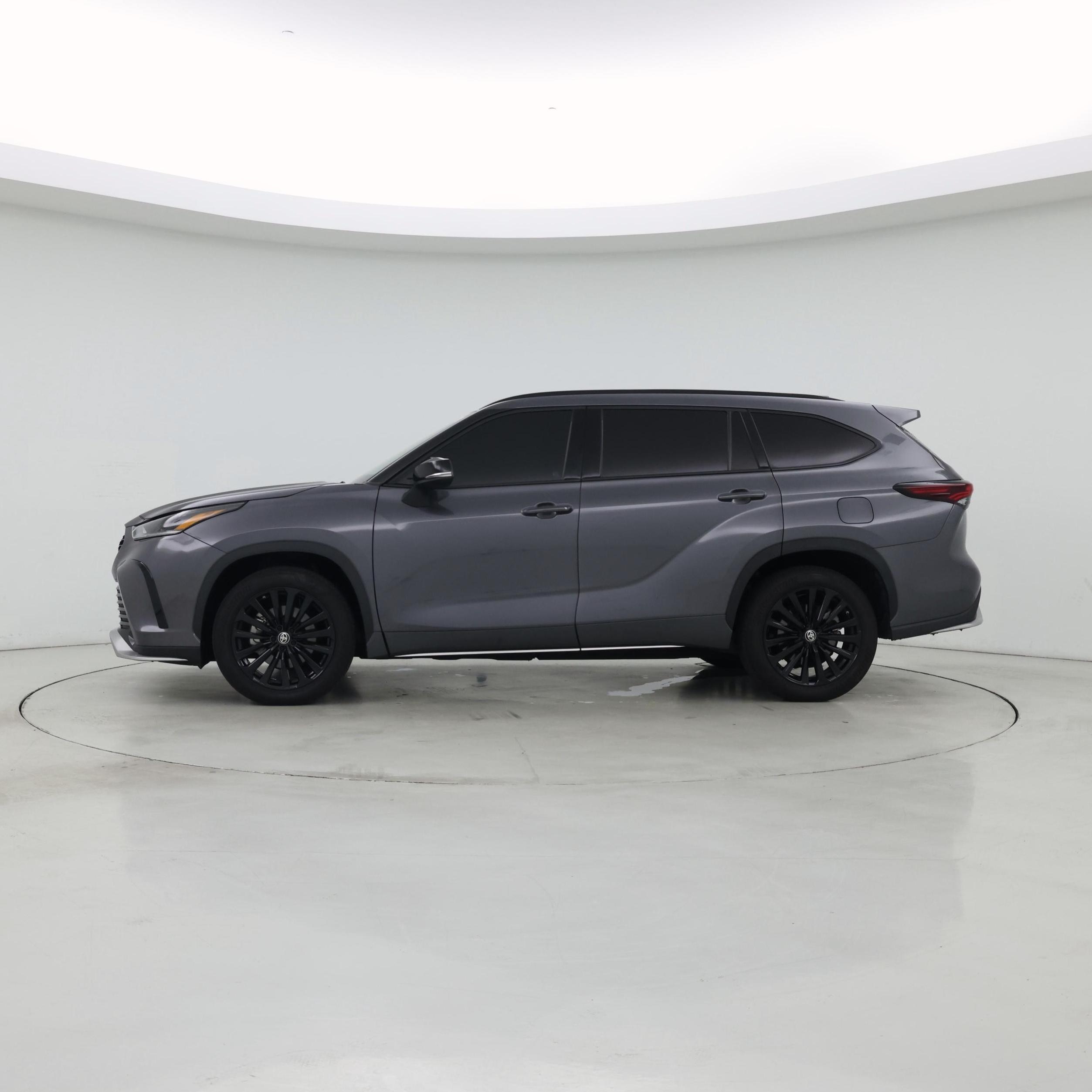 Thumbnail: 2024 Toyota Highlander - 3