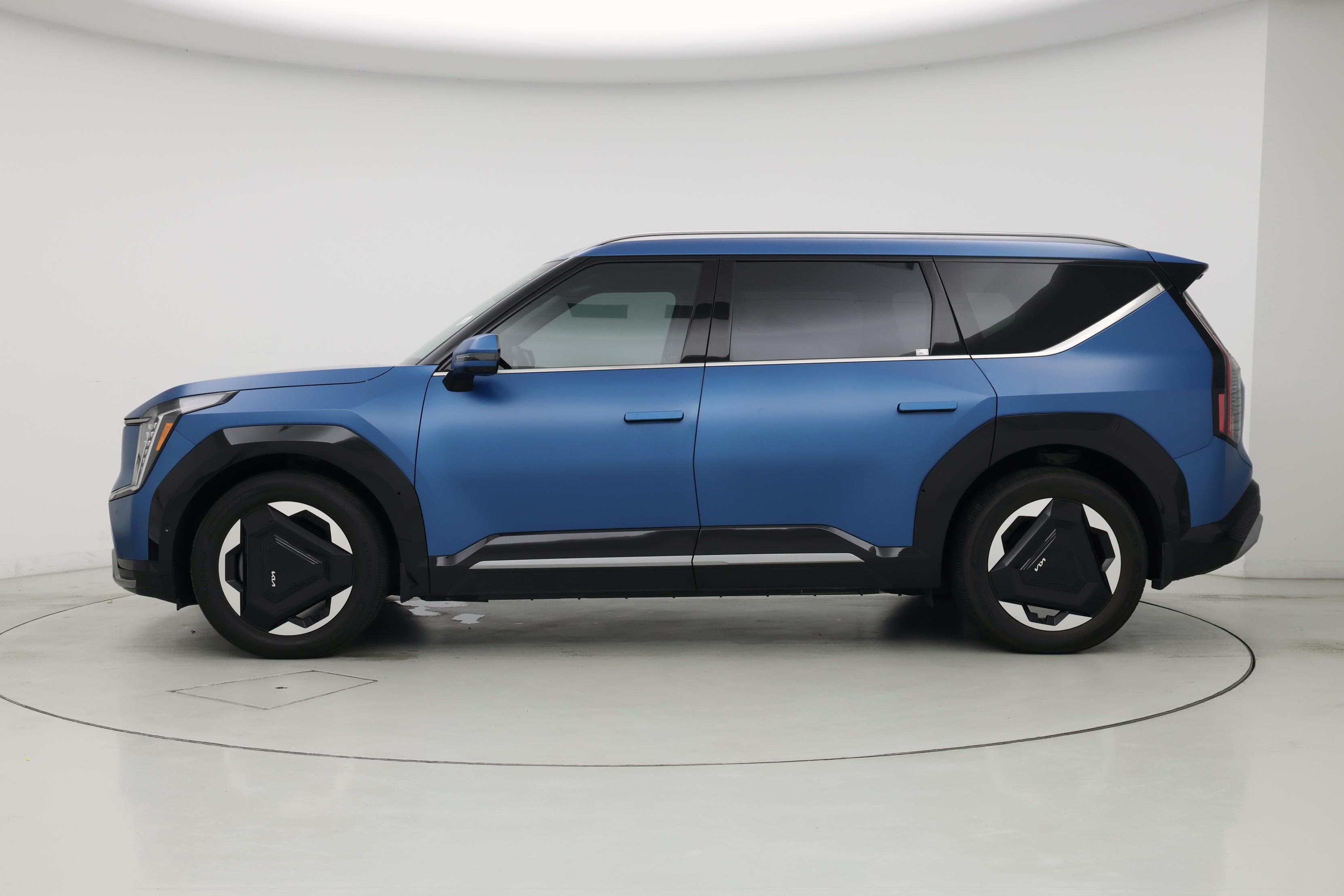 Thumbnail: 2024 Kia EV9 - 3