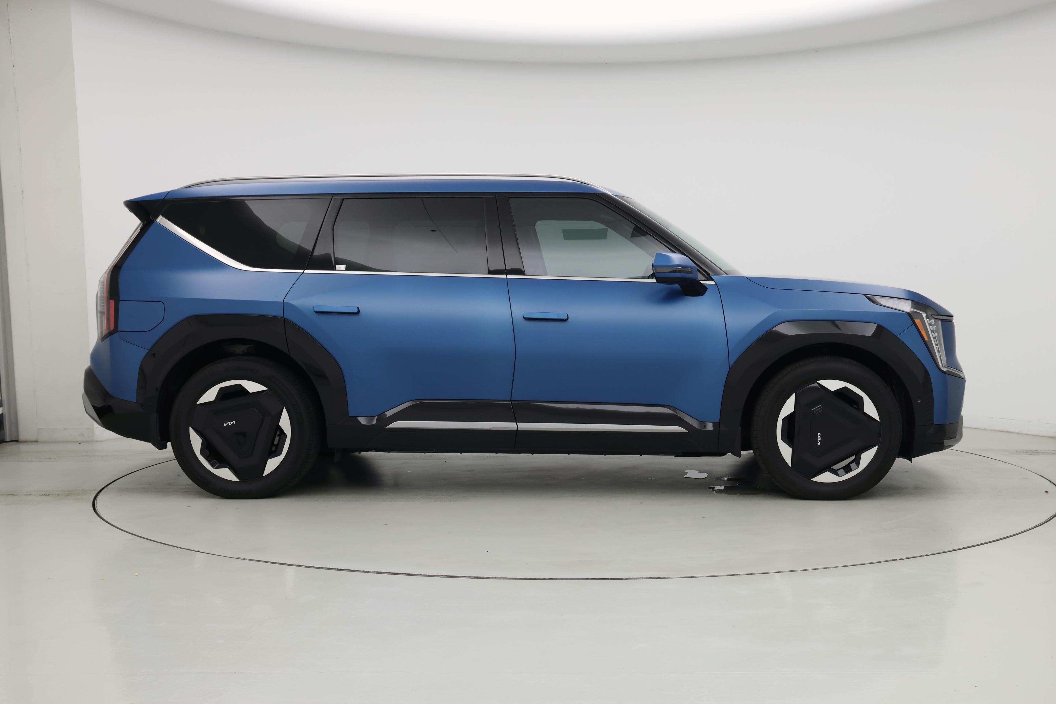 Thumbnail: 2024 Kia EV9 - 7