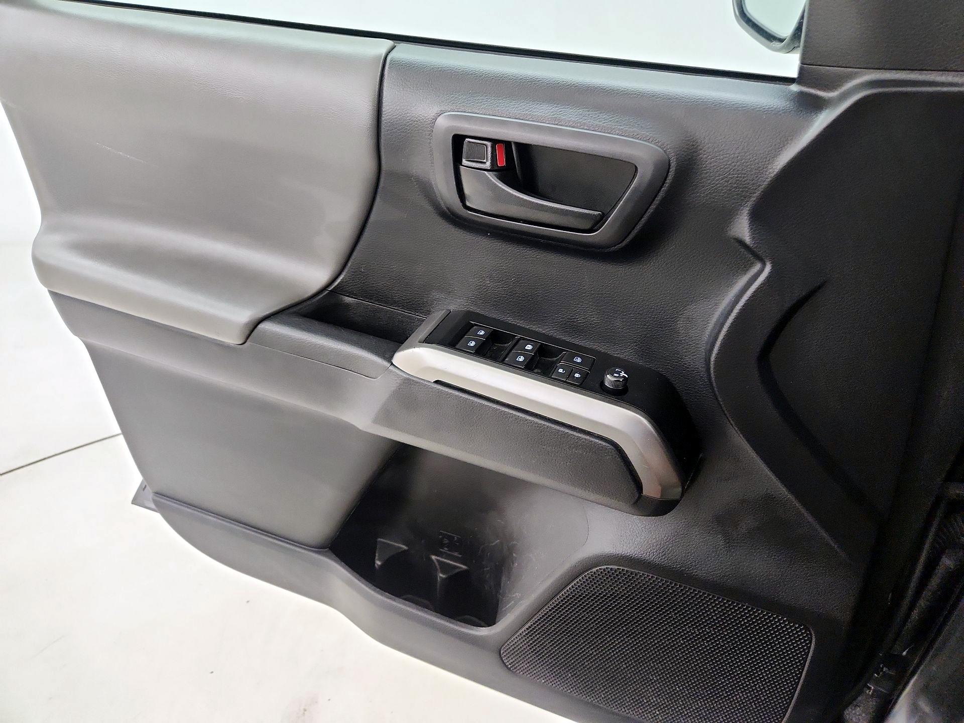 Thumbnail: 2020 Toyota Tacoma - 12