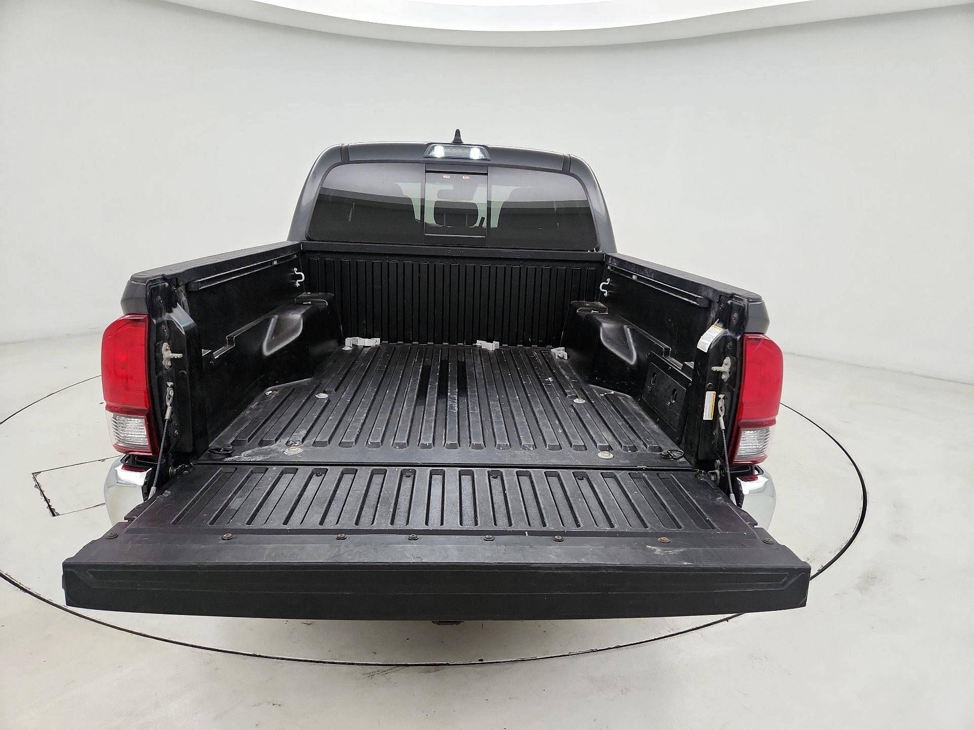 Thumbnail: 2020 Toyota Tacoma - 20
