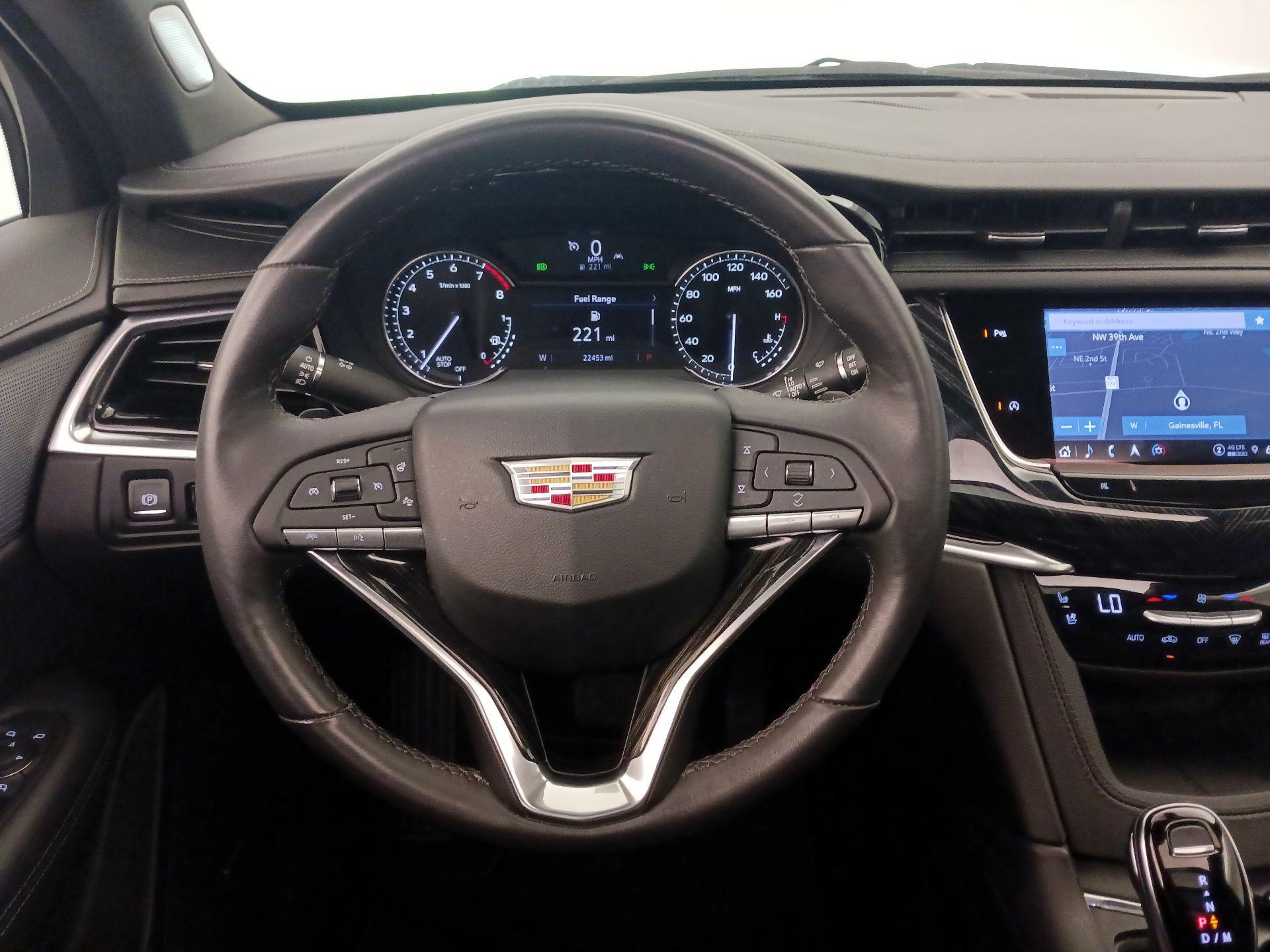 Thumbnail: 2023 Cadillac XT6 - 10