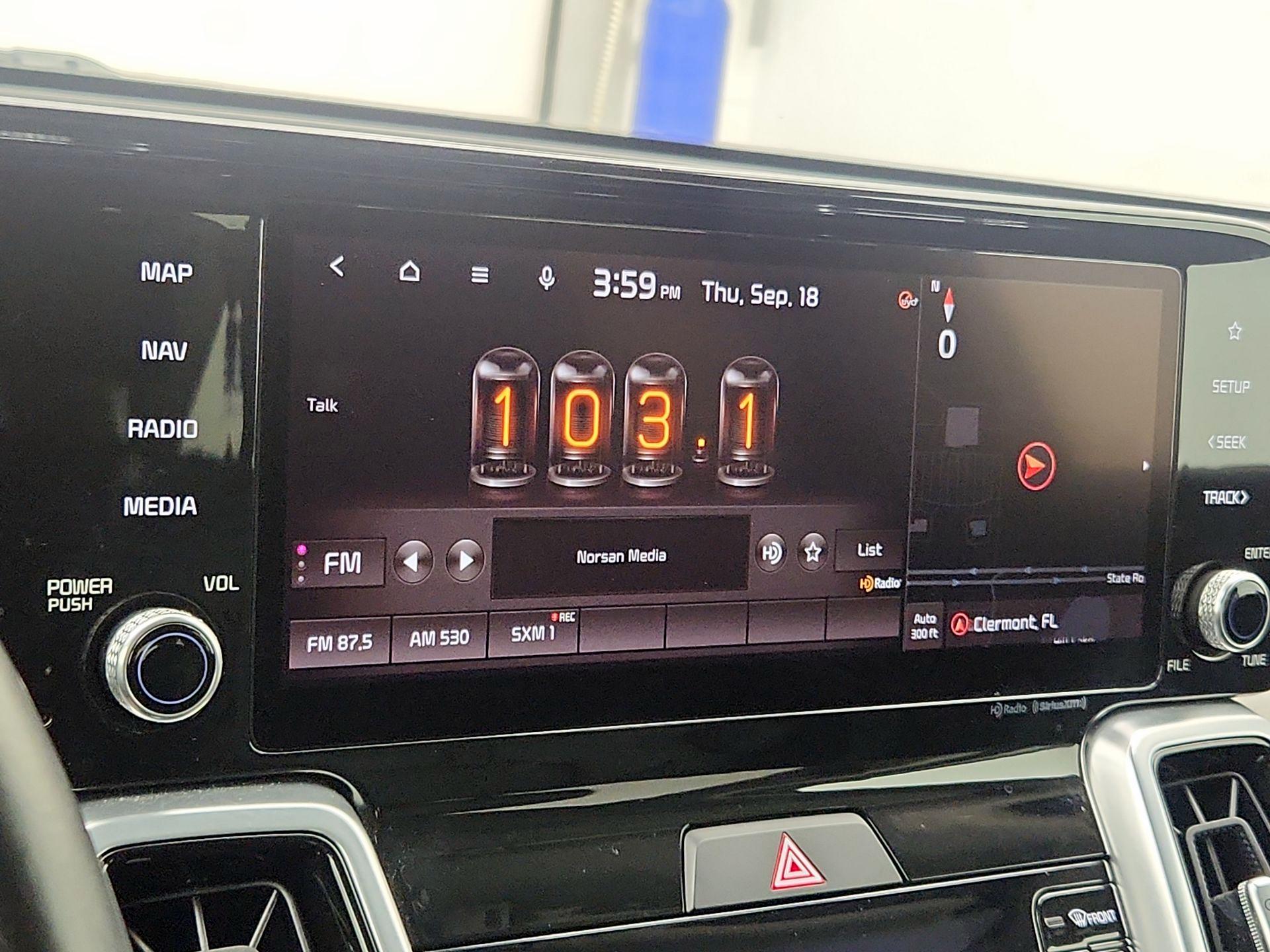 Thumbnail: 2022 Kia Sorento - 16