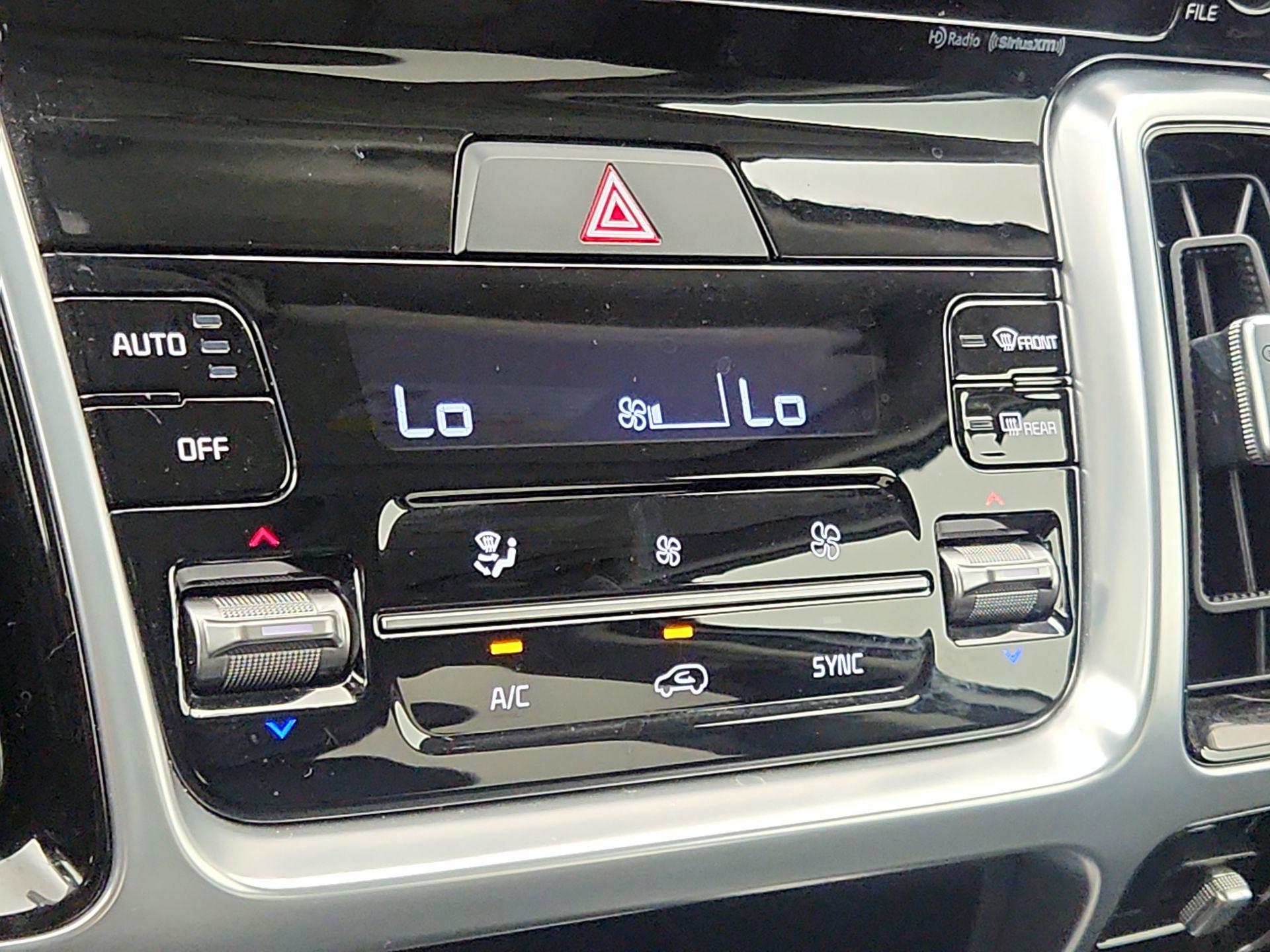 Thumbnail: 2022 Kia Sorento - 17