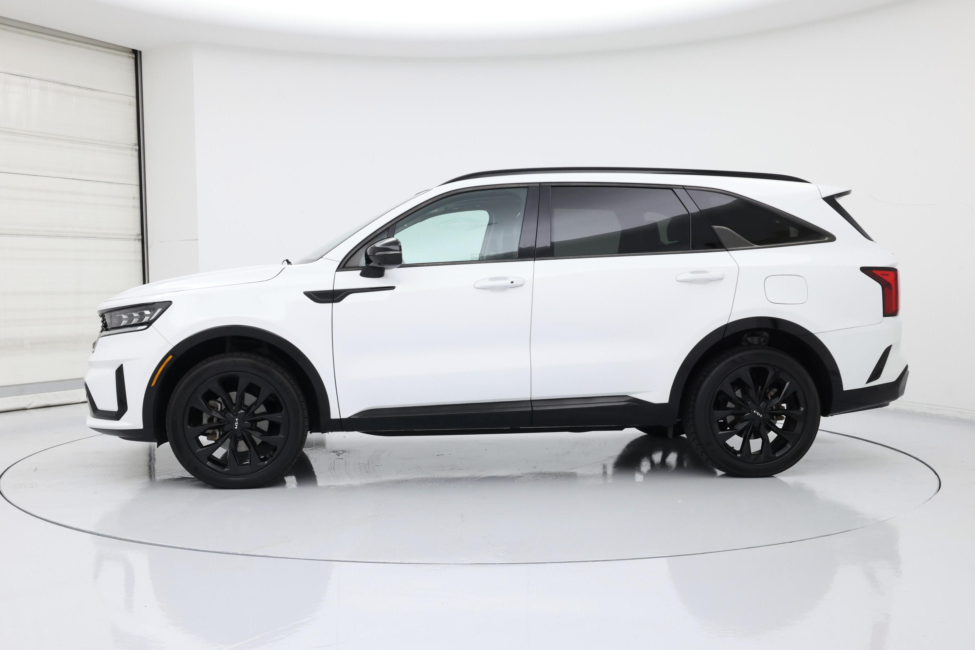 Thumbnail: 2022 Kia Sorento - 3