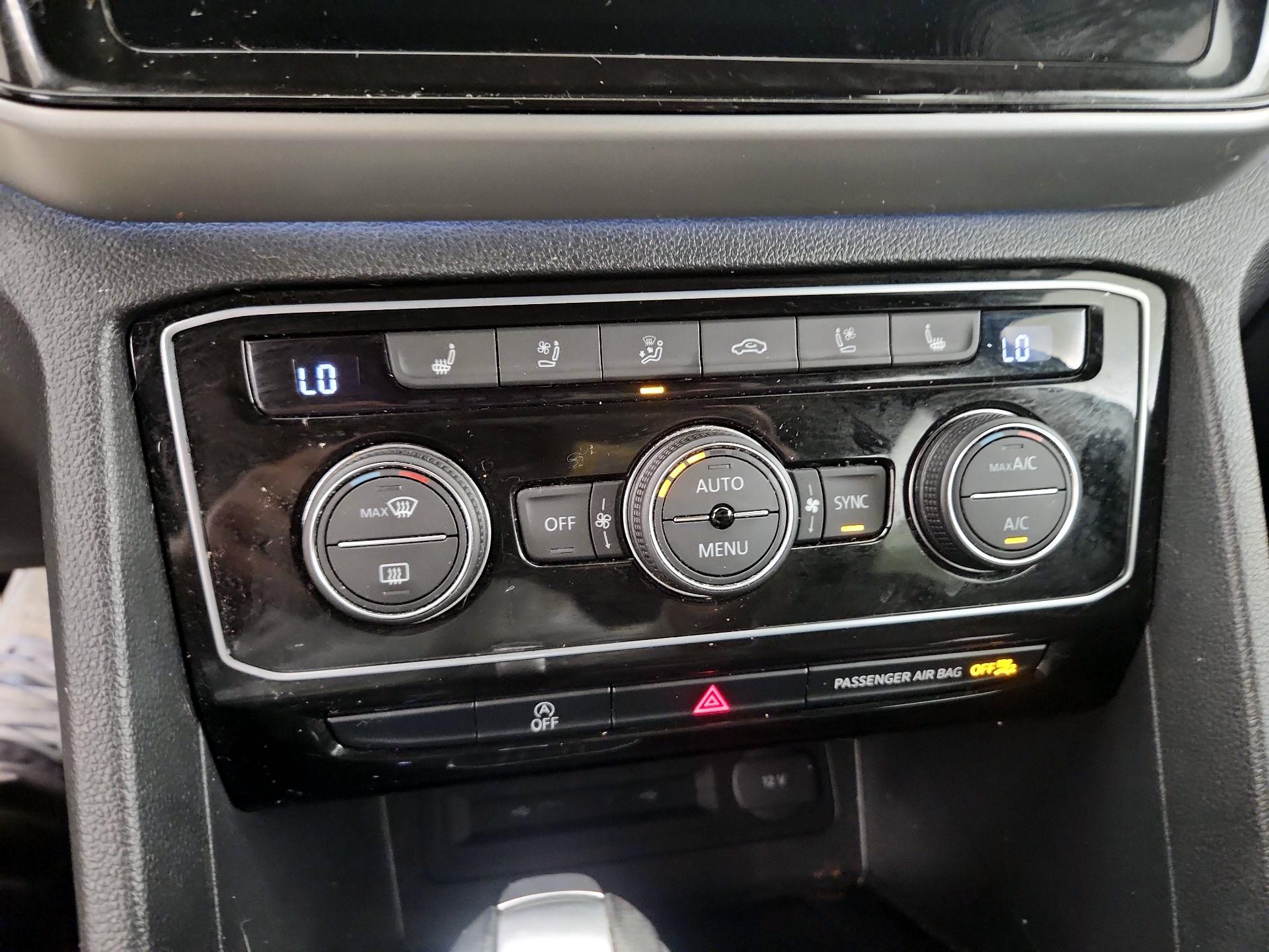 Thumbnail: 2023 Volkswagen Atlas - 16