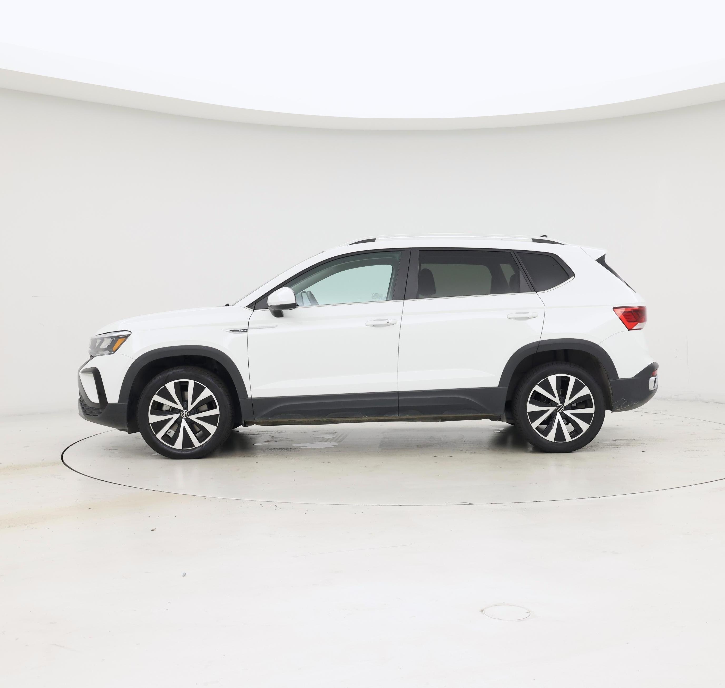Thumbnail: 2022 Volkswagen Taos - 3