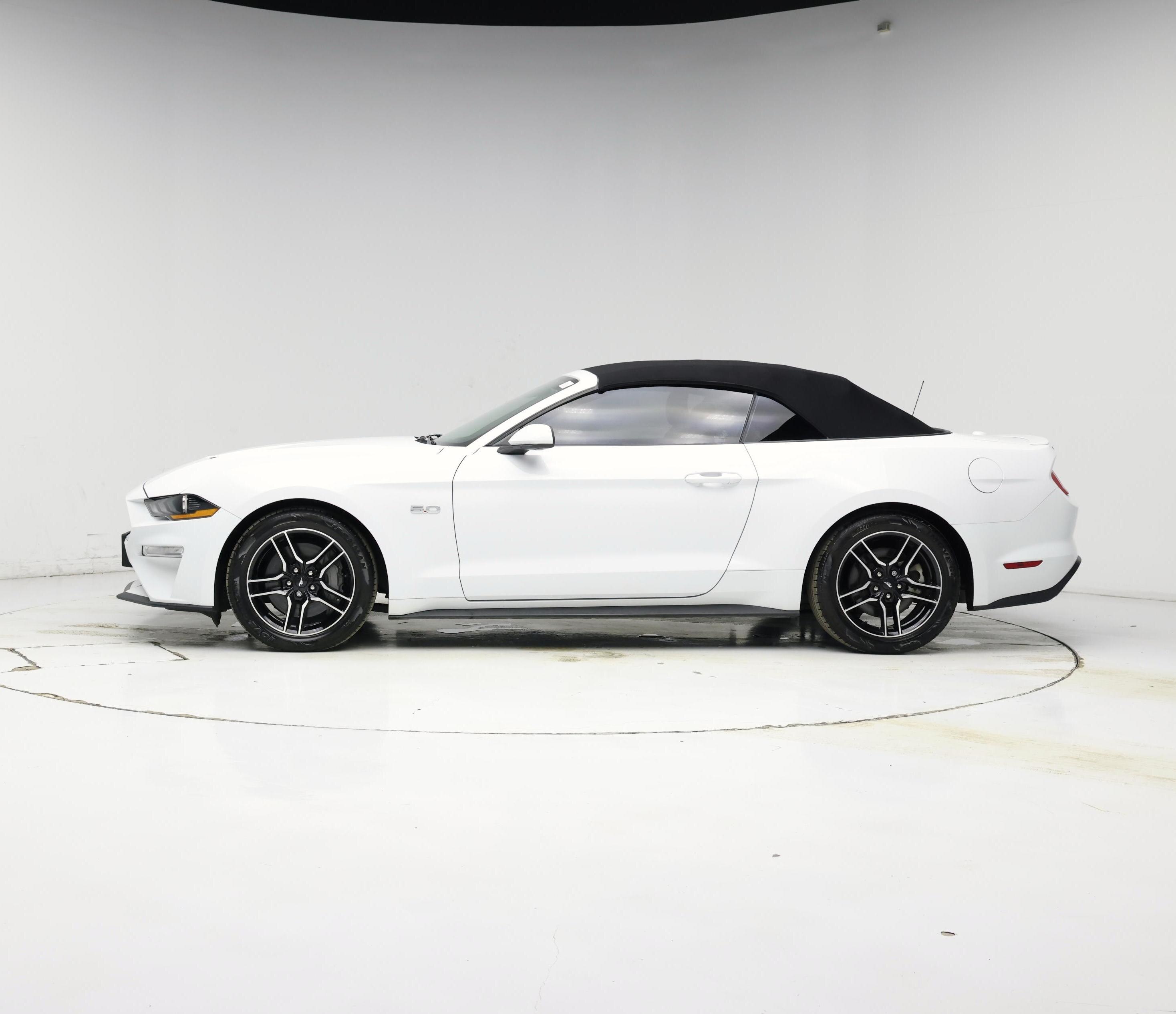 Thumbnail: 2022 Ford Mustang - 3