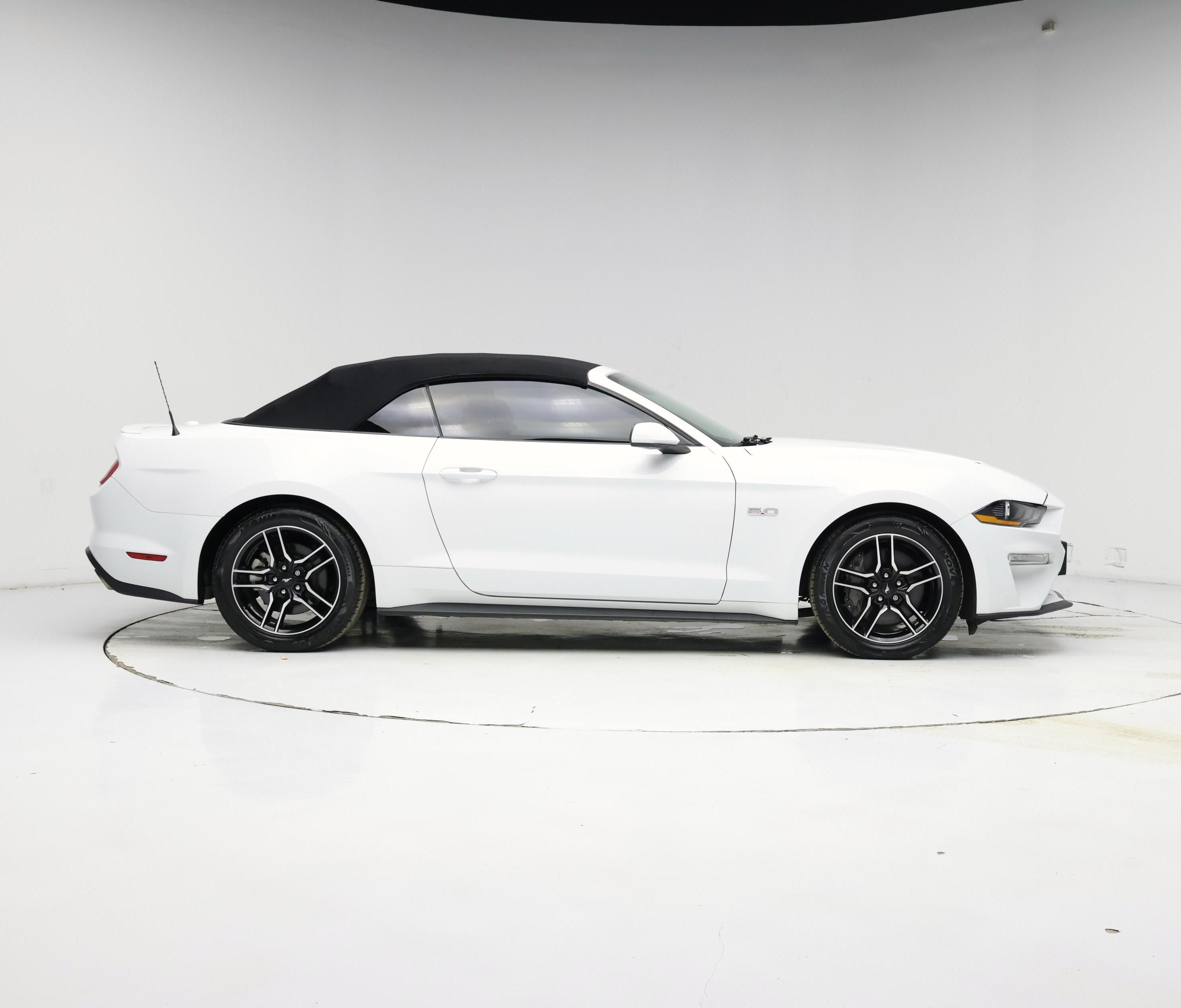 Thumbnail: 2022 Ford Mustang - 7