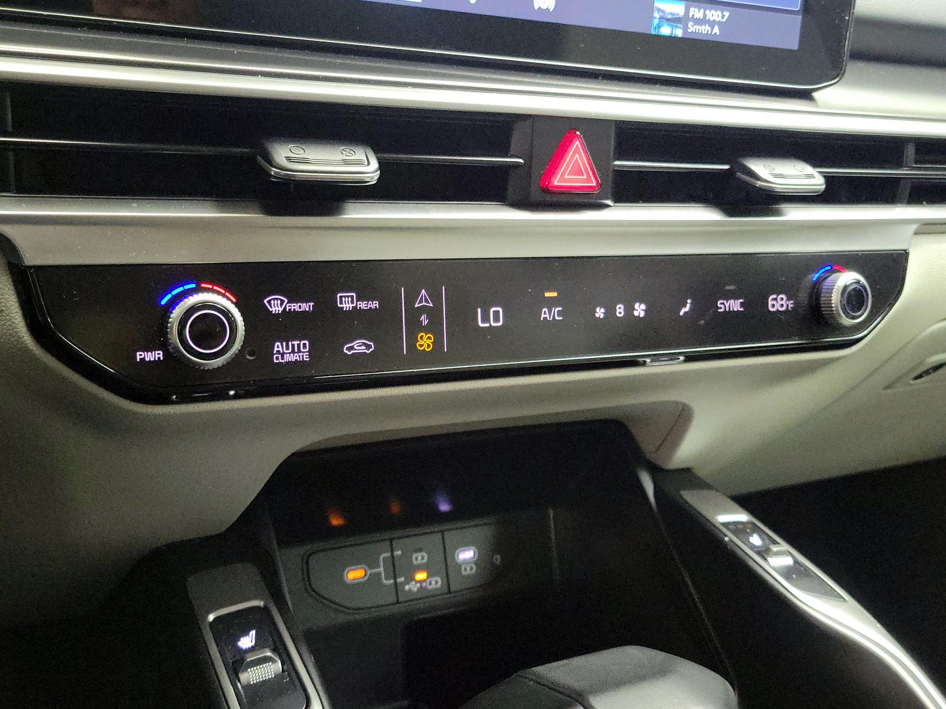 Thumbnail: 2024 Kia Sorento - 16