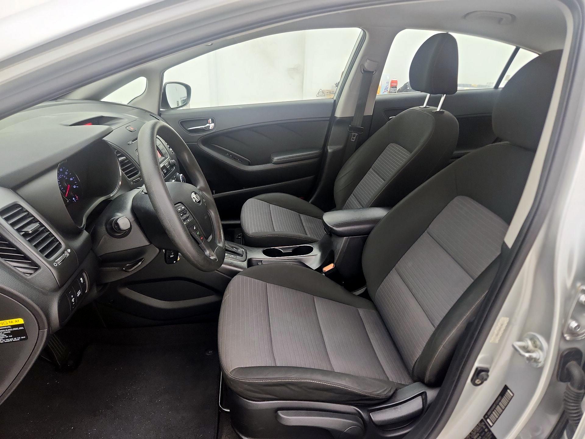 Thumbnail: 2015 Kia Forte - 11