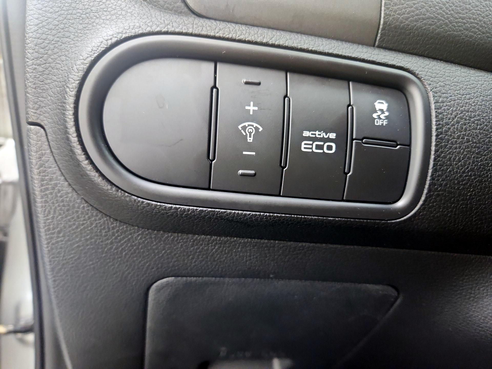 Thumbnail: 2015 Kia Forte - 13