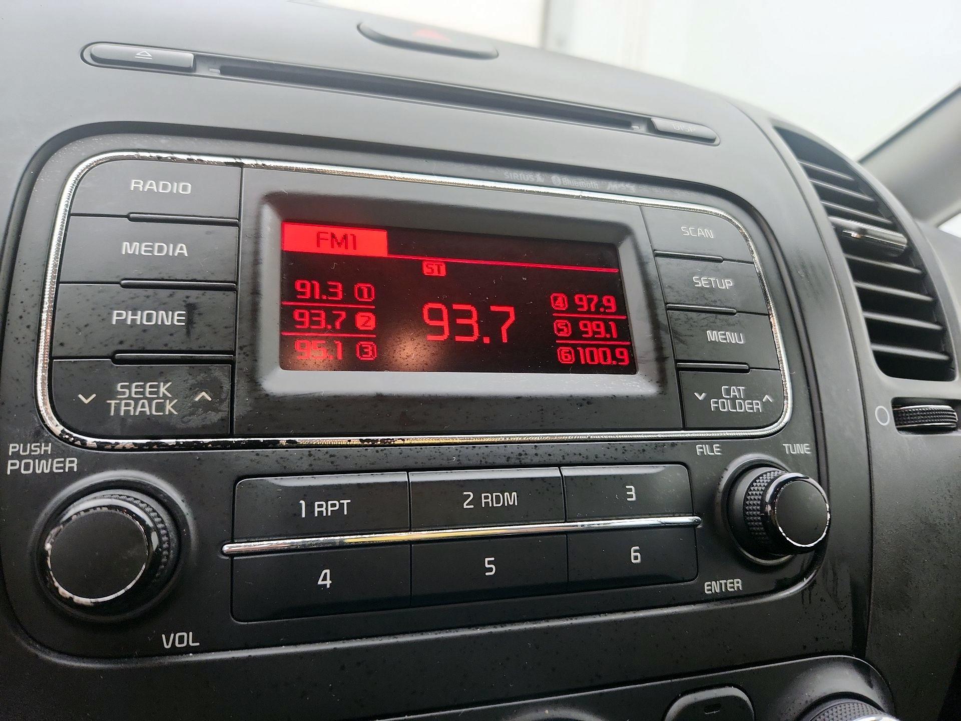 Thumbnail: 2015 Kia Forte - 14