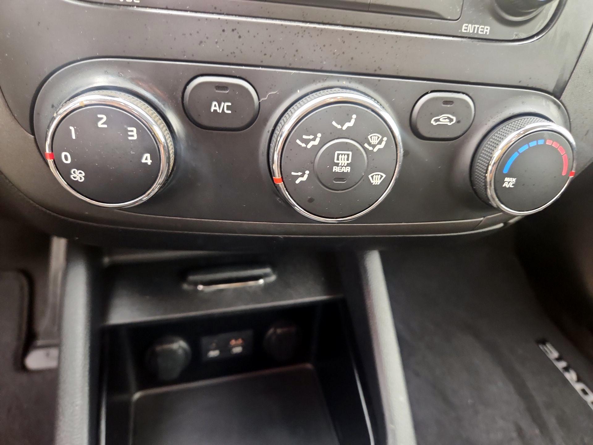 Thumbnail: 2015 Kia Forte - 15