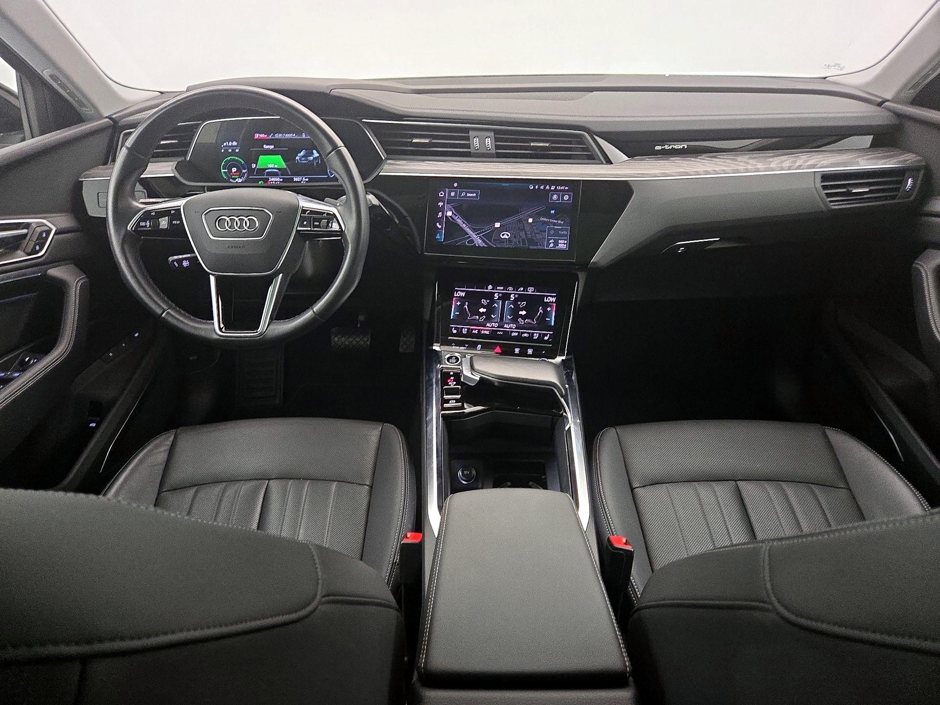Thumbnail: 2022 Audi e-tron S - 9