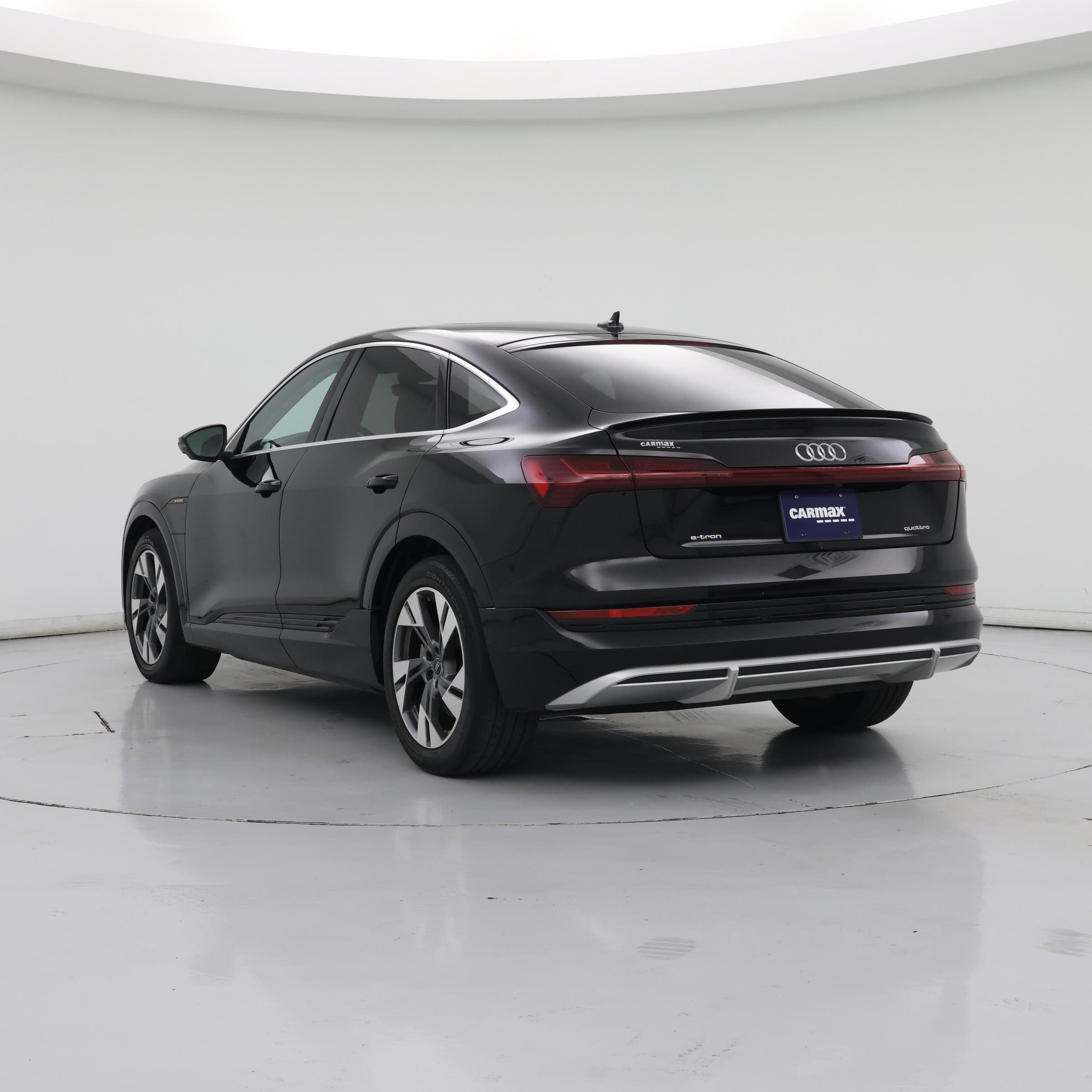 Thumbnail: 2022 Audi e-tron S - 2