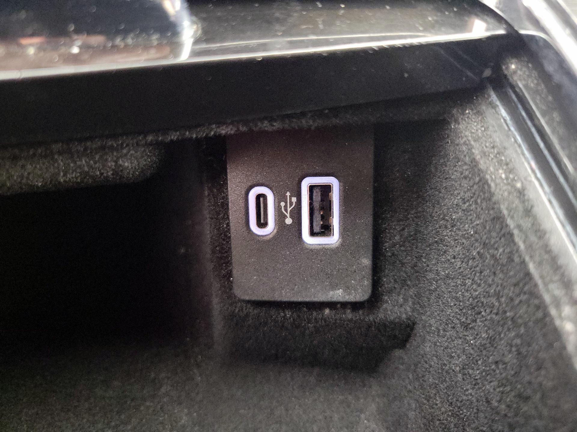 Thumbnail: 2022 Lincoln Nautilus - 18