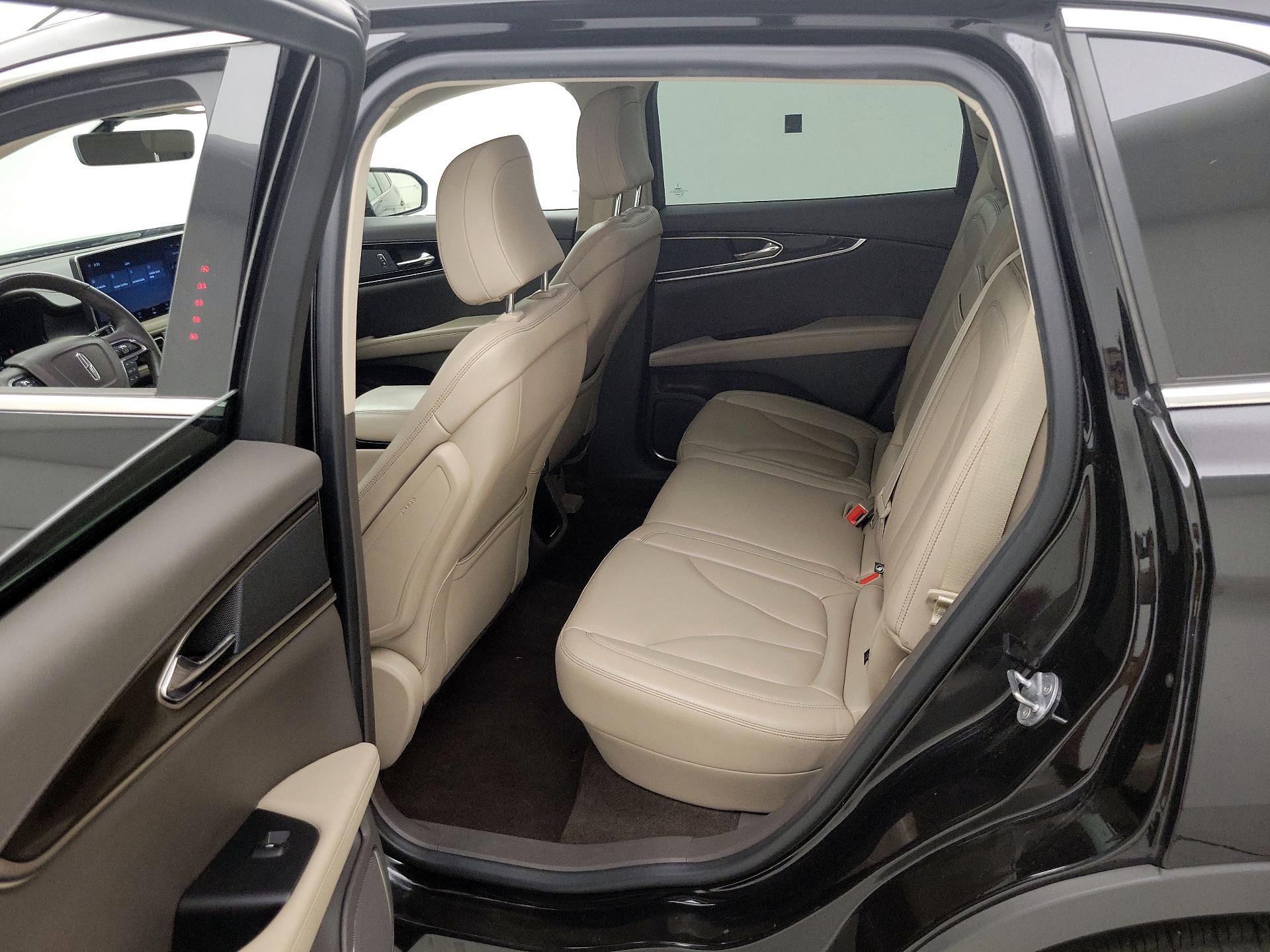 Thumbnail: 2022 Lincoln Nautilus - 19