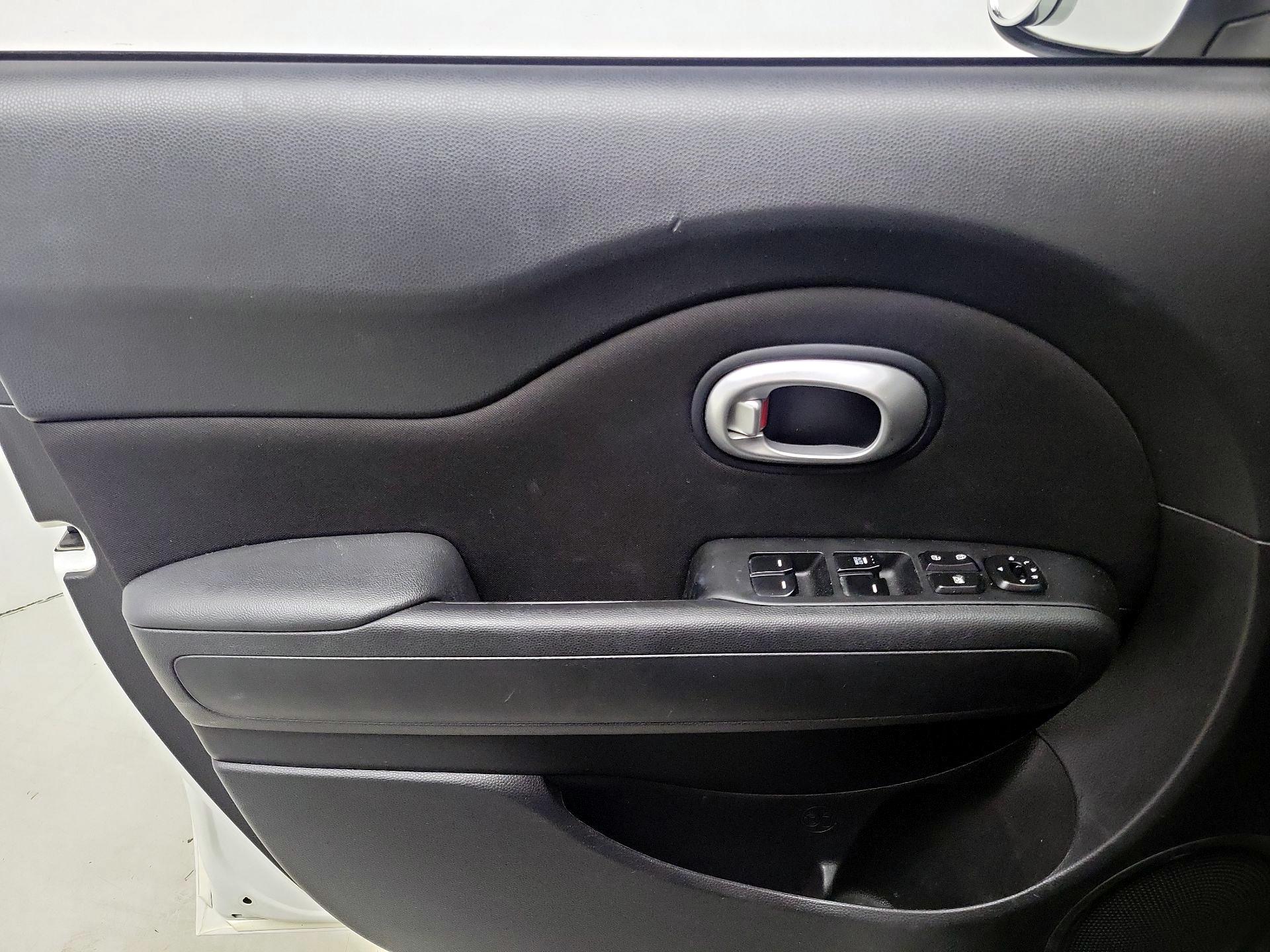 Thumbnail: 2016 Kia Soul - 12