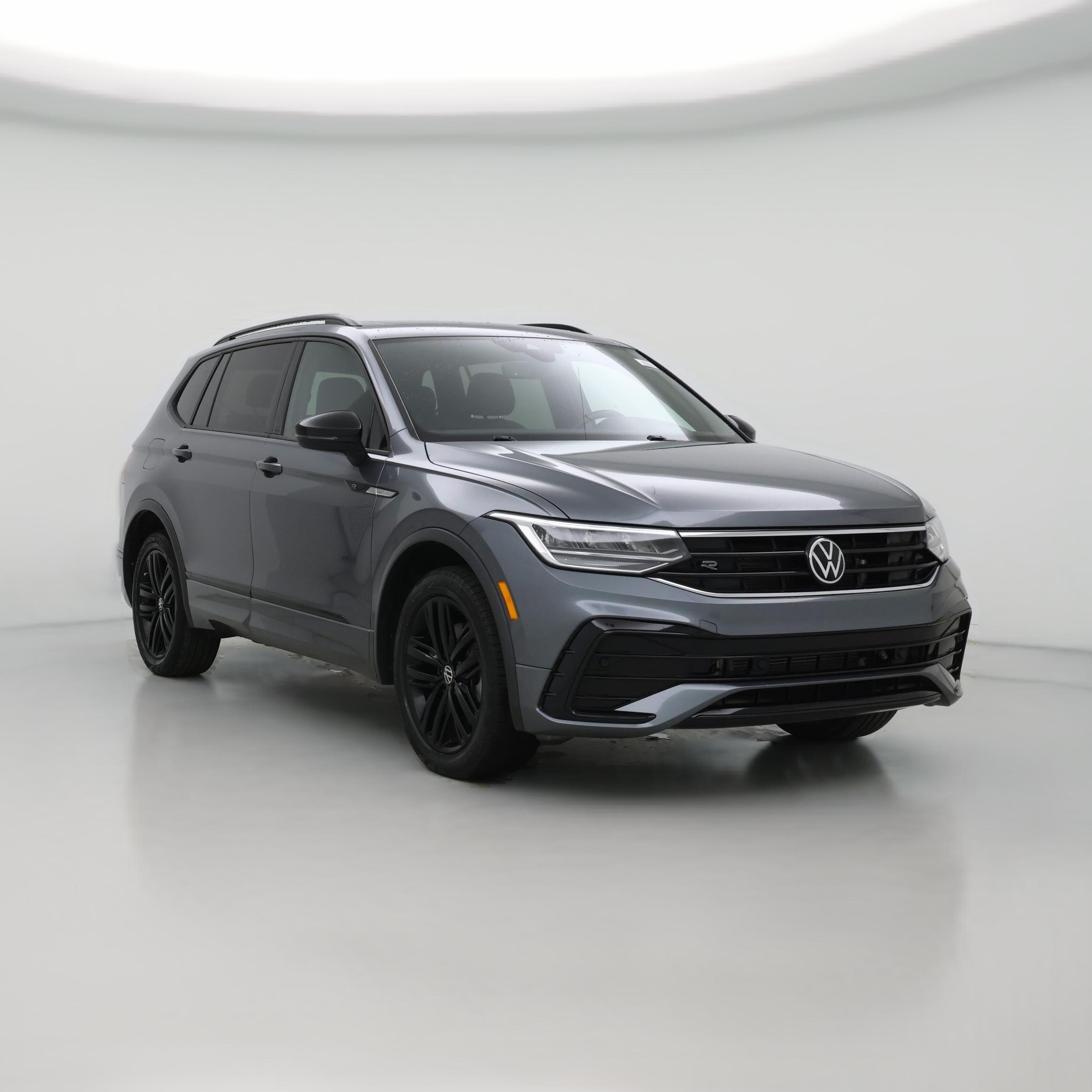 Thumbnail: 2022 Volkswagen Tiguan - 1