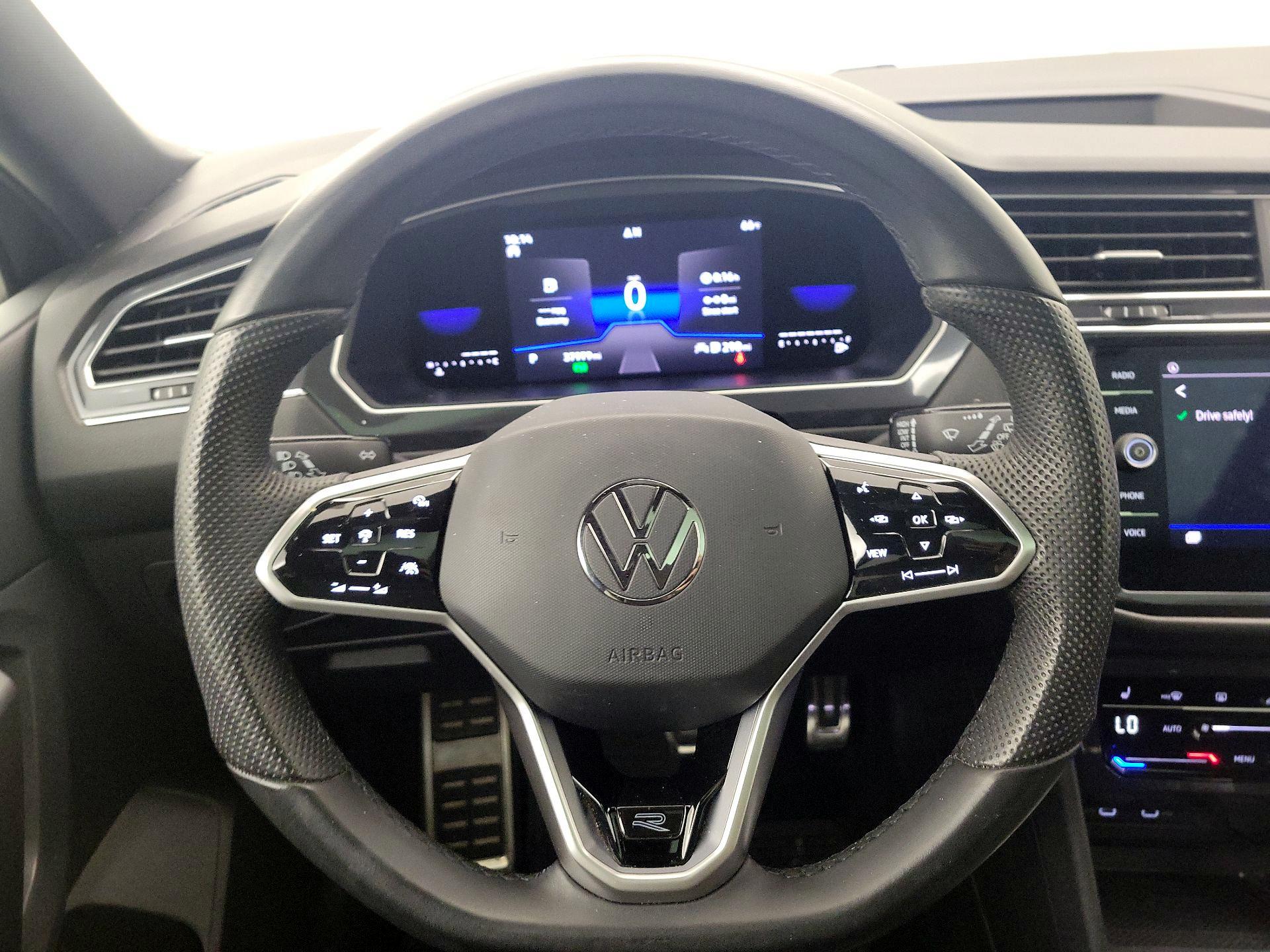 Thumbnail: 2022 Volkswagen Tiguan - 10