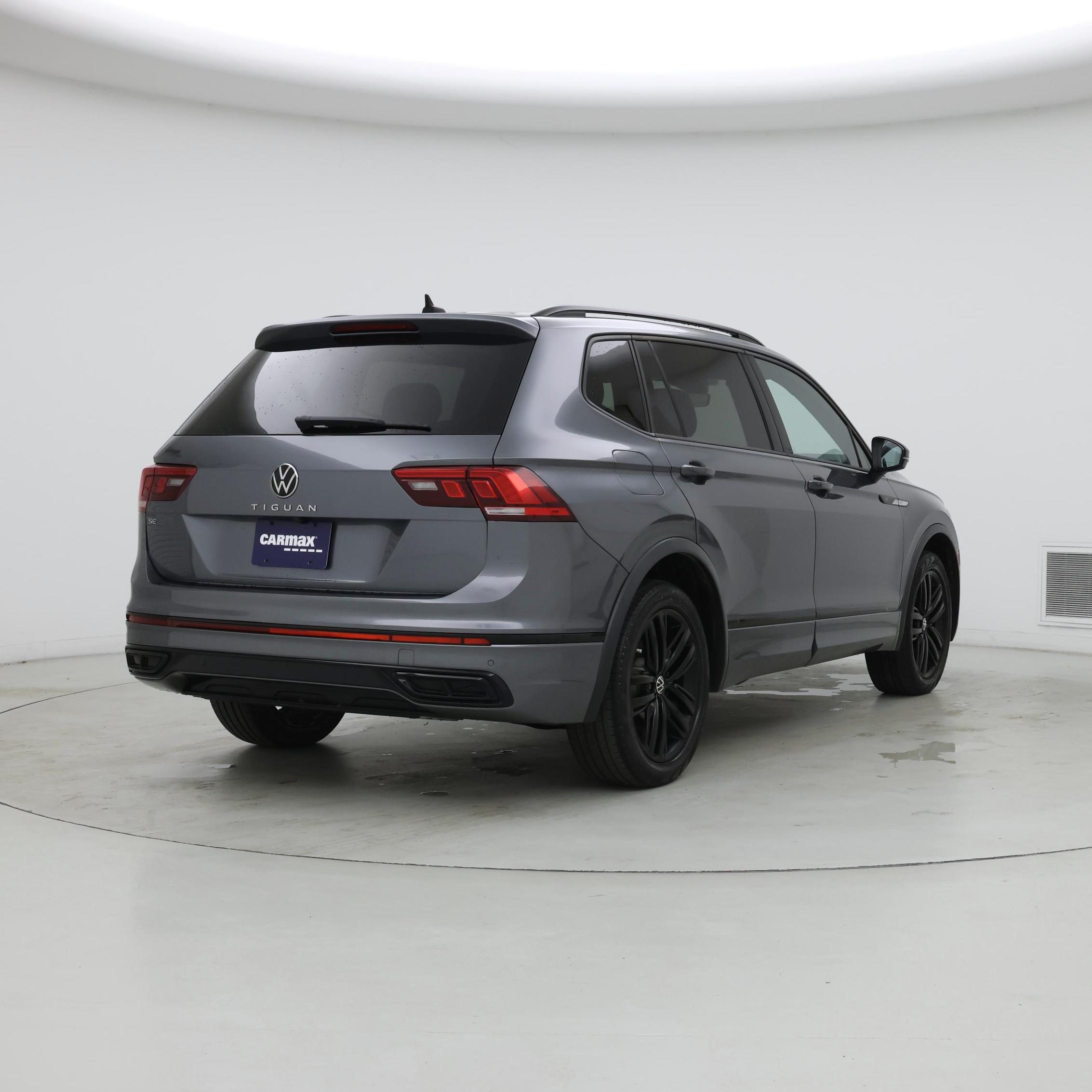 Thumbnail: 2022 Volkswagen Tiguan - 8