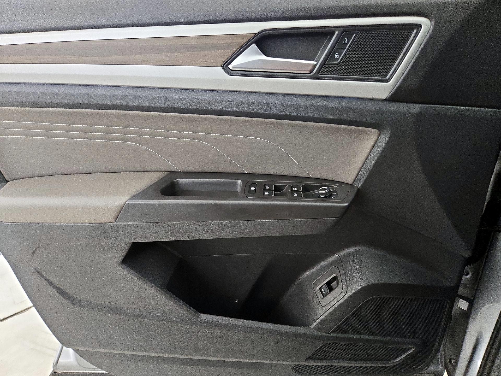 Thumbnail: 2023 Volkswagen Atlas - 12