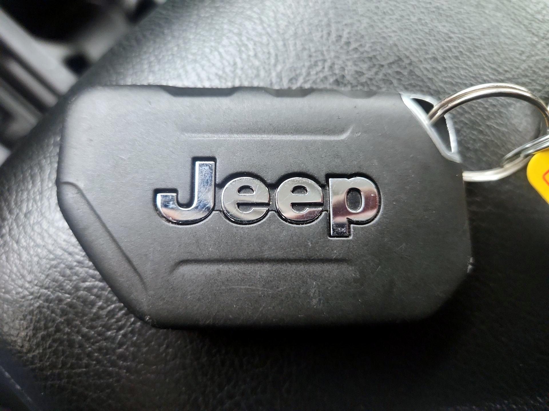 Thumbnail: 2022 Jeep Gladiator - 18